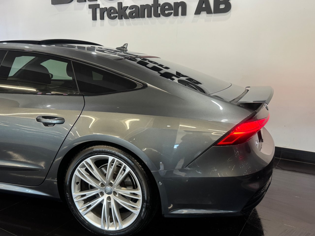 Audi A7 Sportback 55 TFSI Q S-Line 2019, photo 5/10