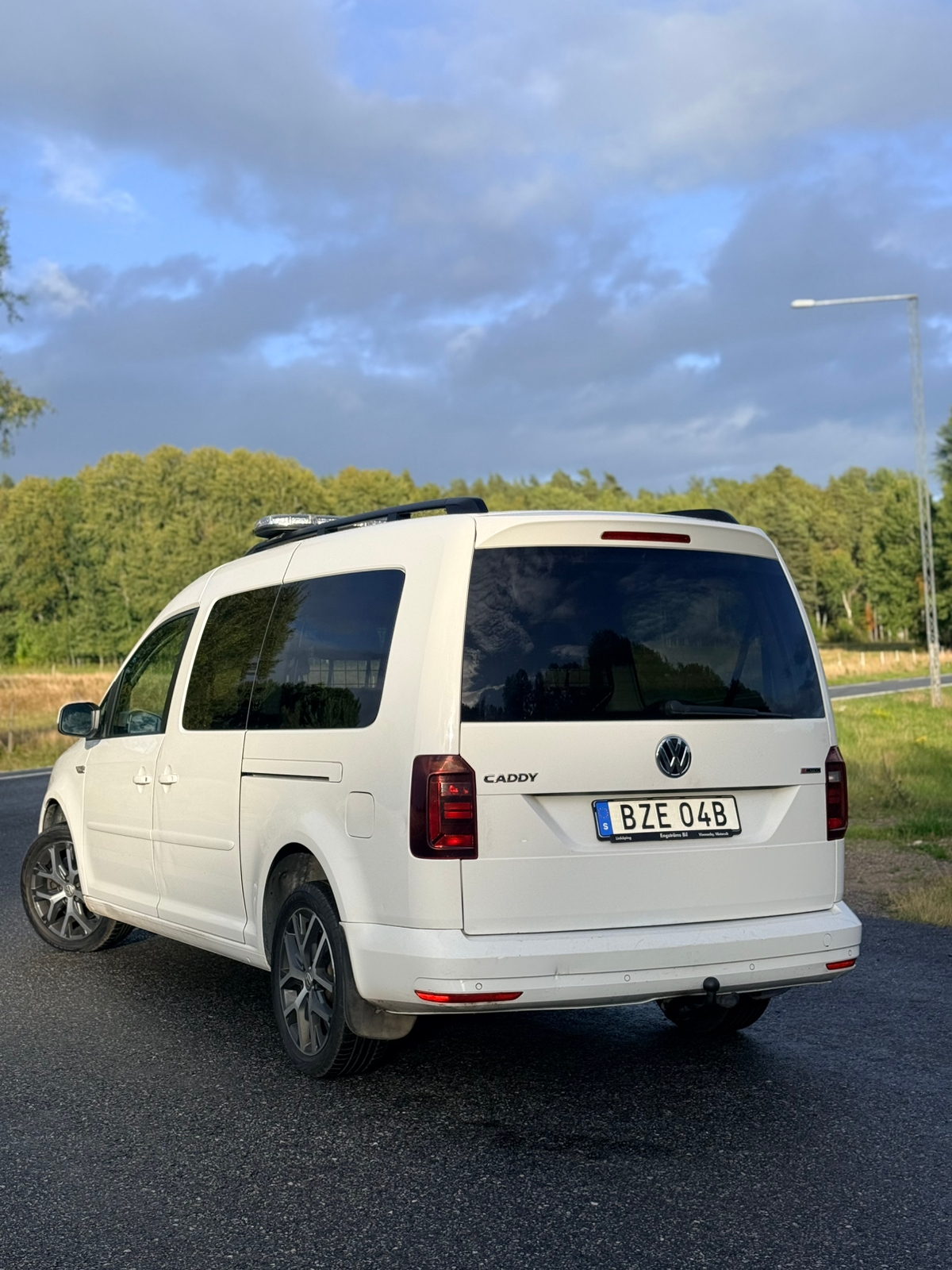 Volkswagen Caddy Maxi 2020, bild 2/9
