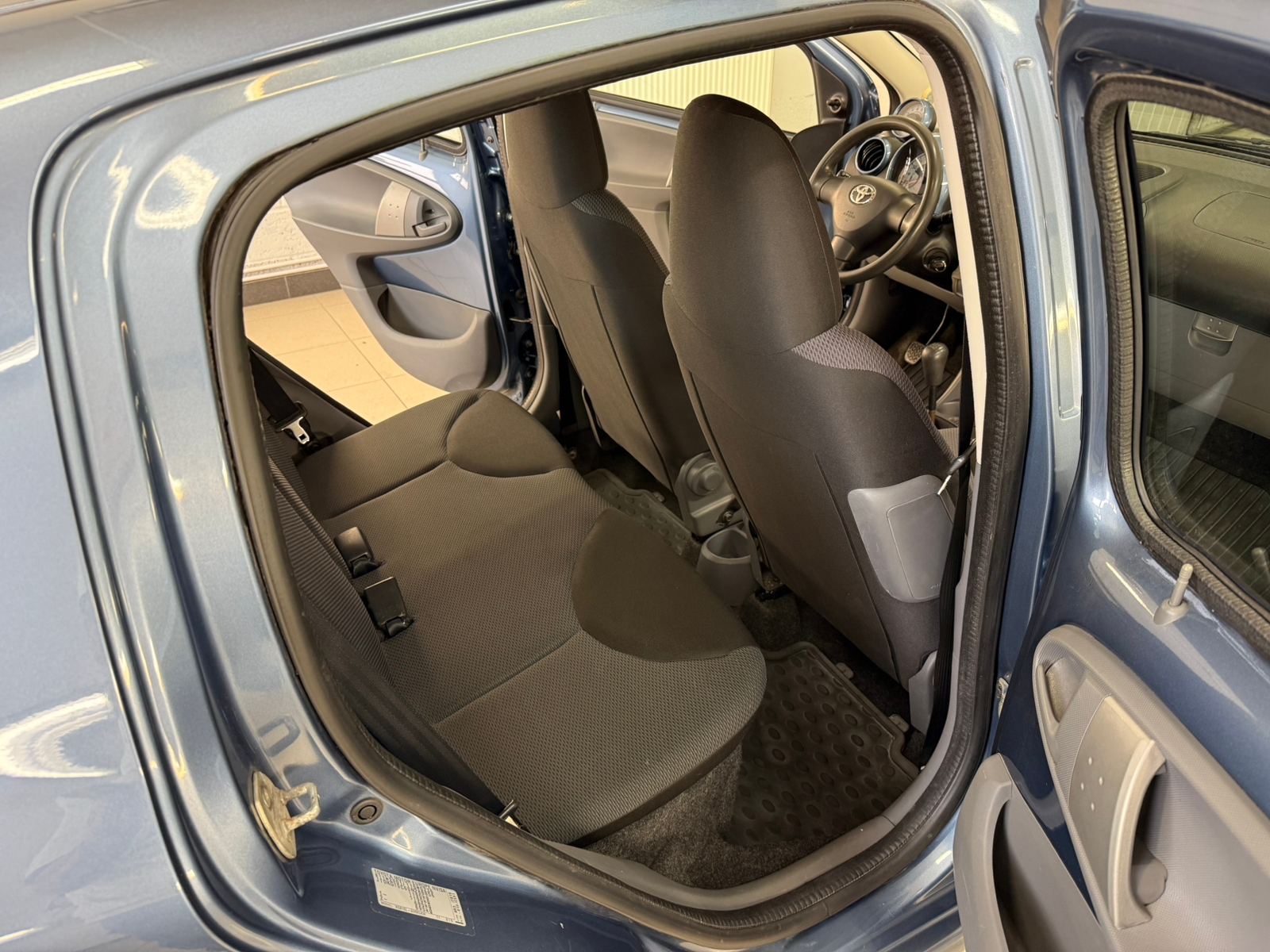 Toyota Aygo 5-dörrar 1.0 VVT-i Manuell 2008, bild 6/7