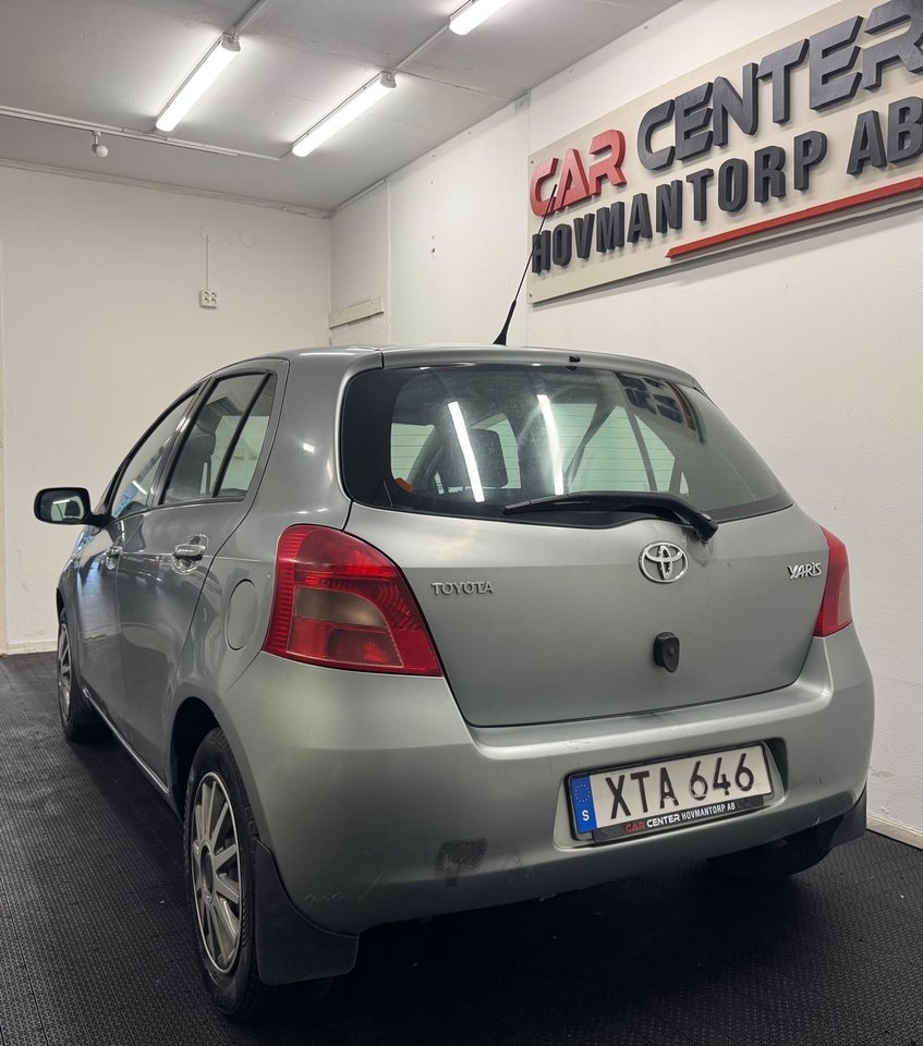 Toyota Yaris 5-dörrar 1.3 VVT-i Euro 4 2006, bild 3/10