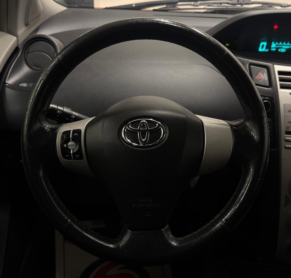 Toyota Yaris 5-dörrar 1.3 VVT-i Euro 4 2006, bild 6/10