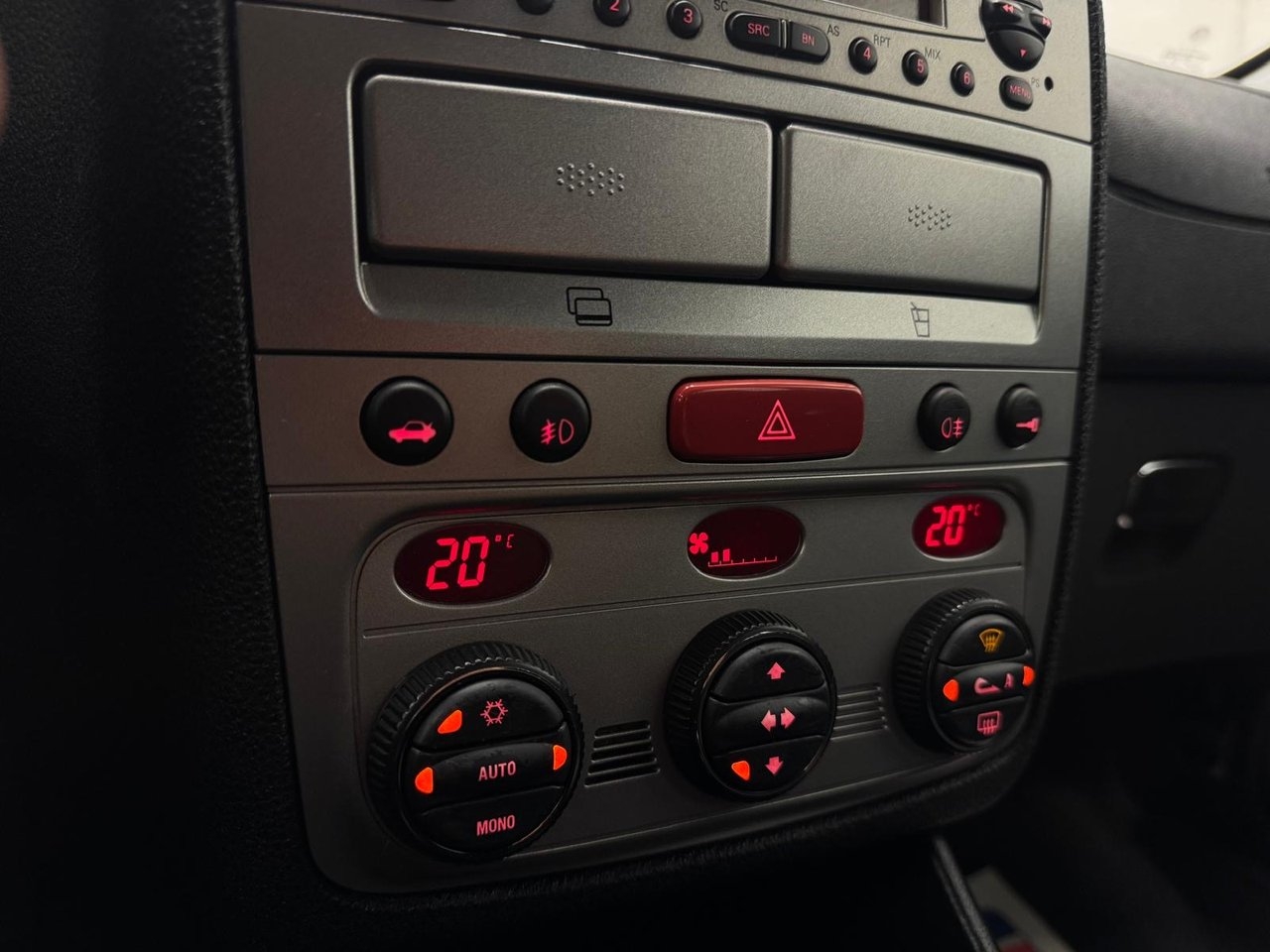 Alfa Romeo 147 2004, bild 7/10