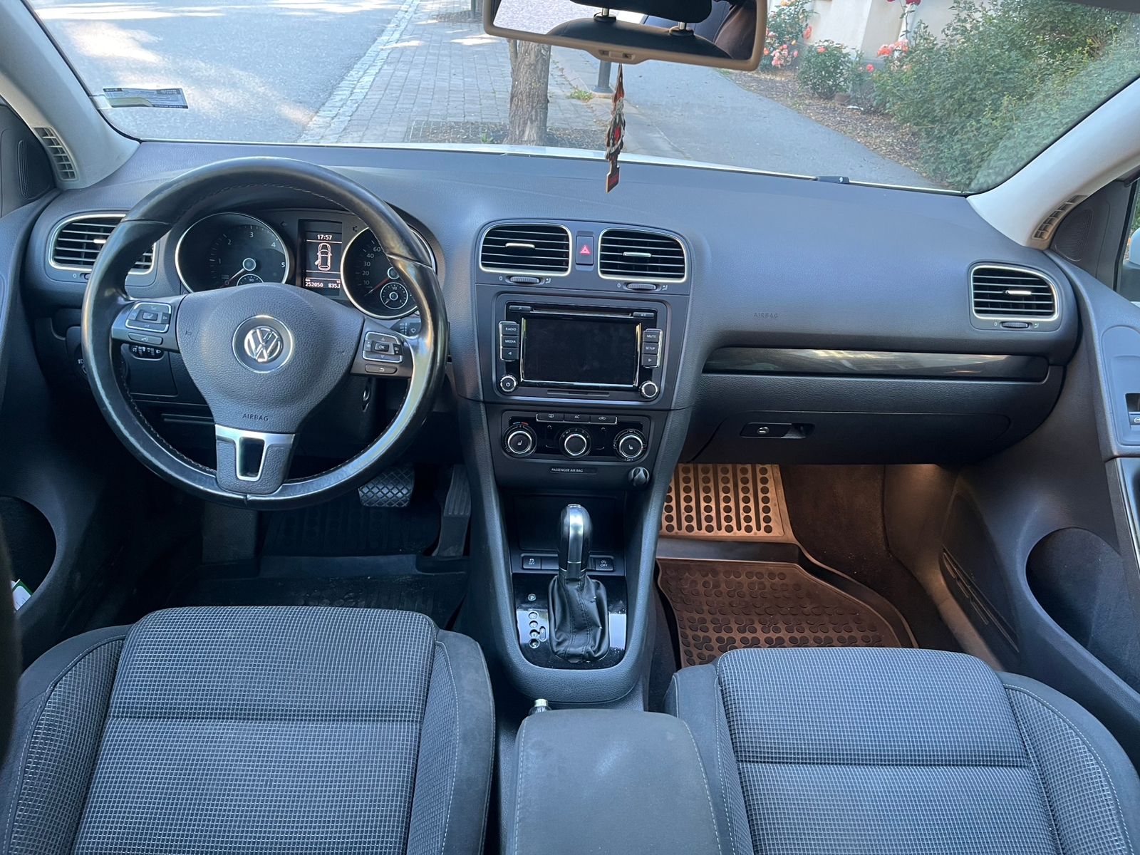 Volkswagen Golf 2011, bild 2/10
