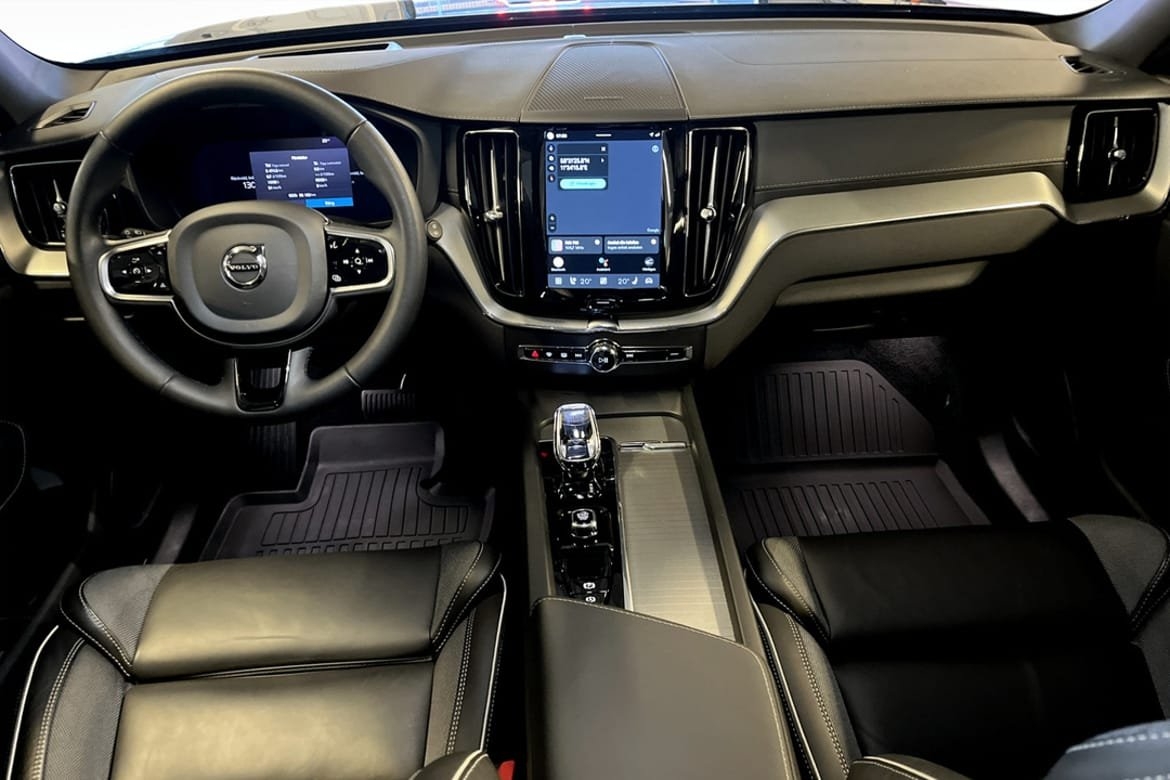 Volvo XC60 Recharge T8 Ultimate Dark 2024, bild 4/9