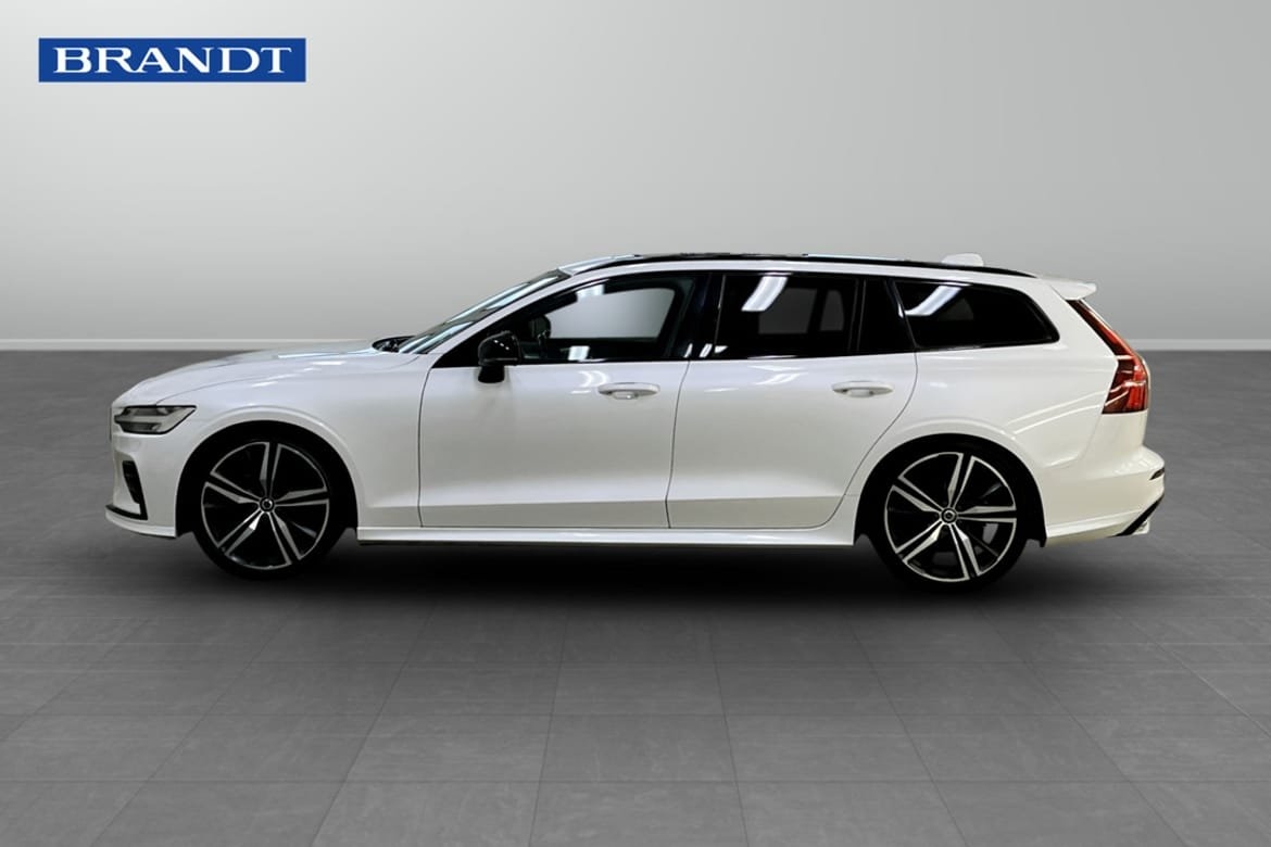 Volvo V60 D4 AWD R-Design 2019, photo 3/9
