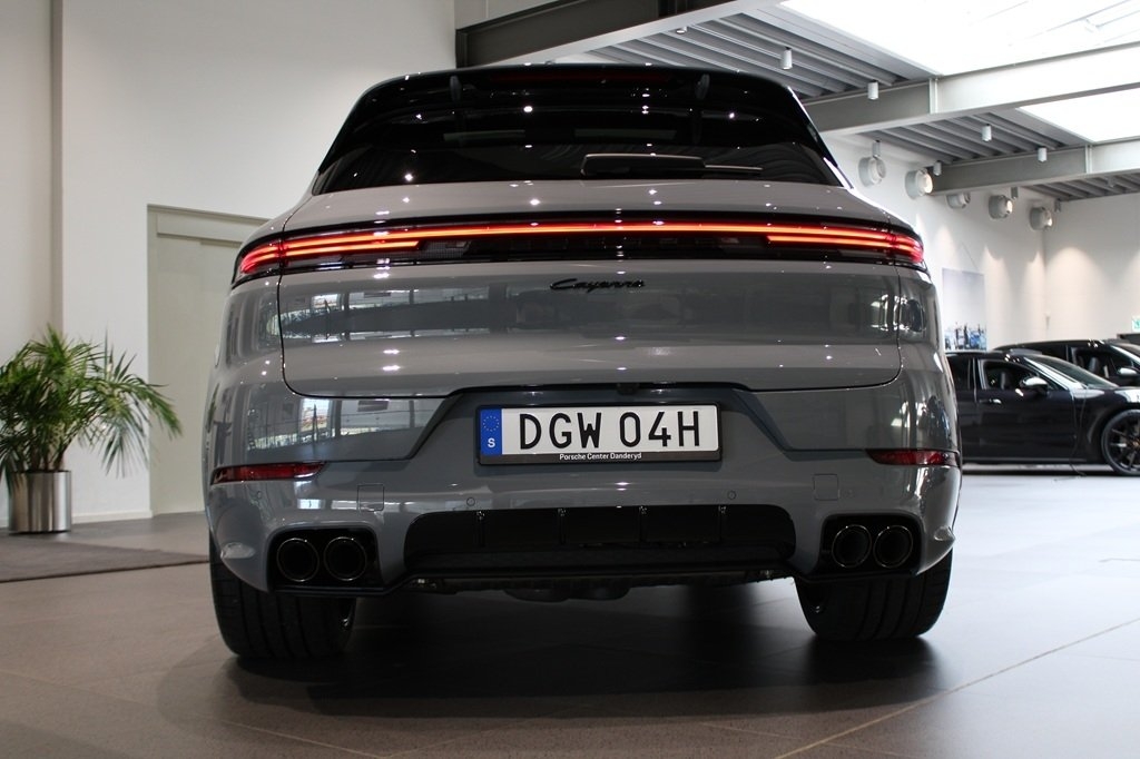 Porsche Cayenne E-Hybrid Black Edition 2026, kuva 4/23