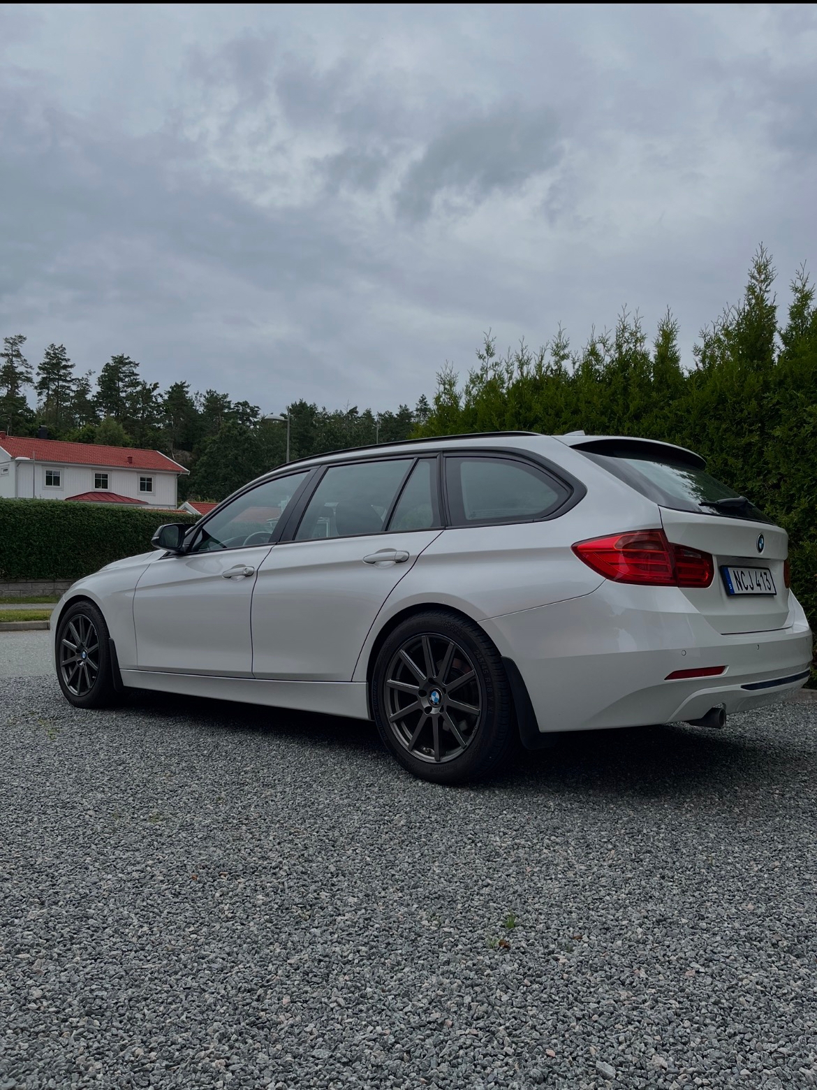 BMW 320 d Touring Steptronic 2013, bild 2/3