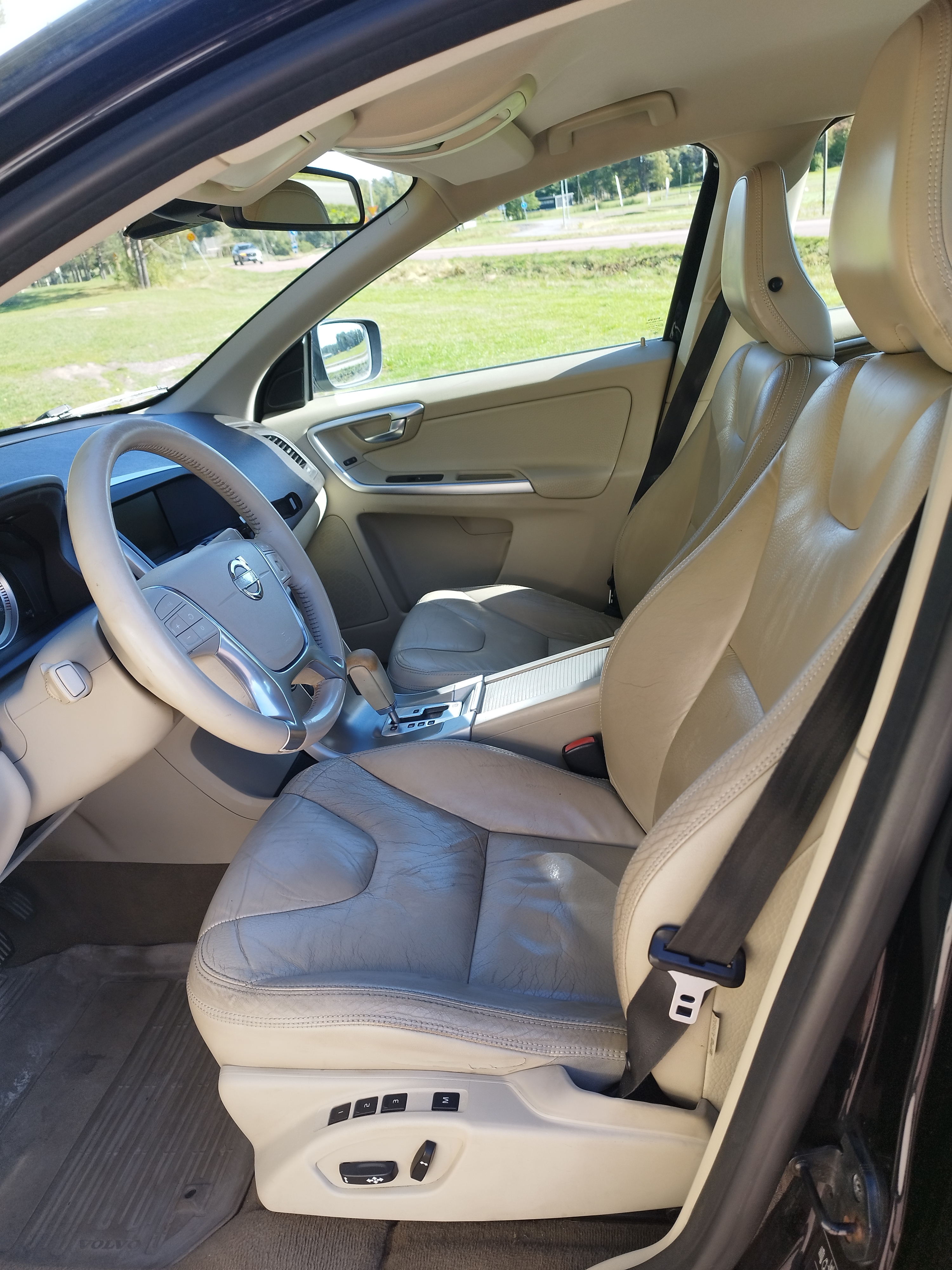 Volvo XC60 D5 AWD Summum, Geartronic 2011, bild 6/10