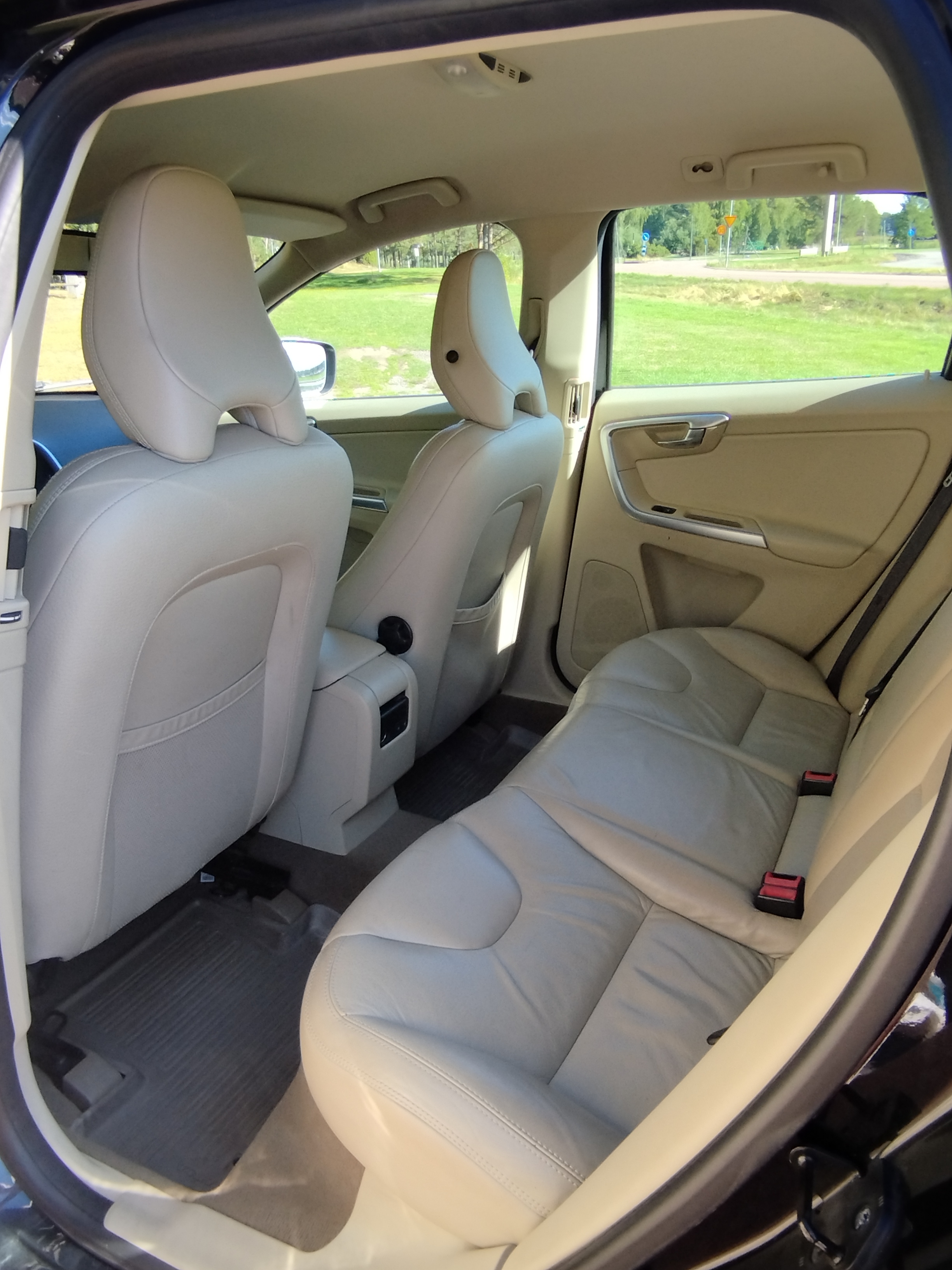 Volvo XC60 D5 AWD Summum, Geartronic 2011, bild 7/10
