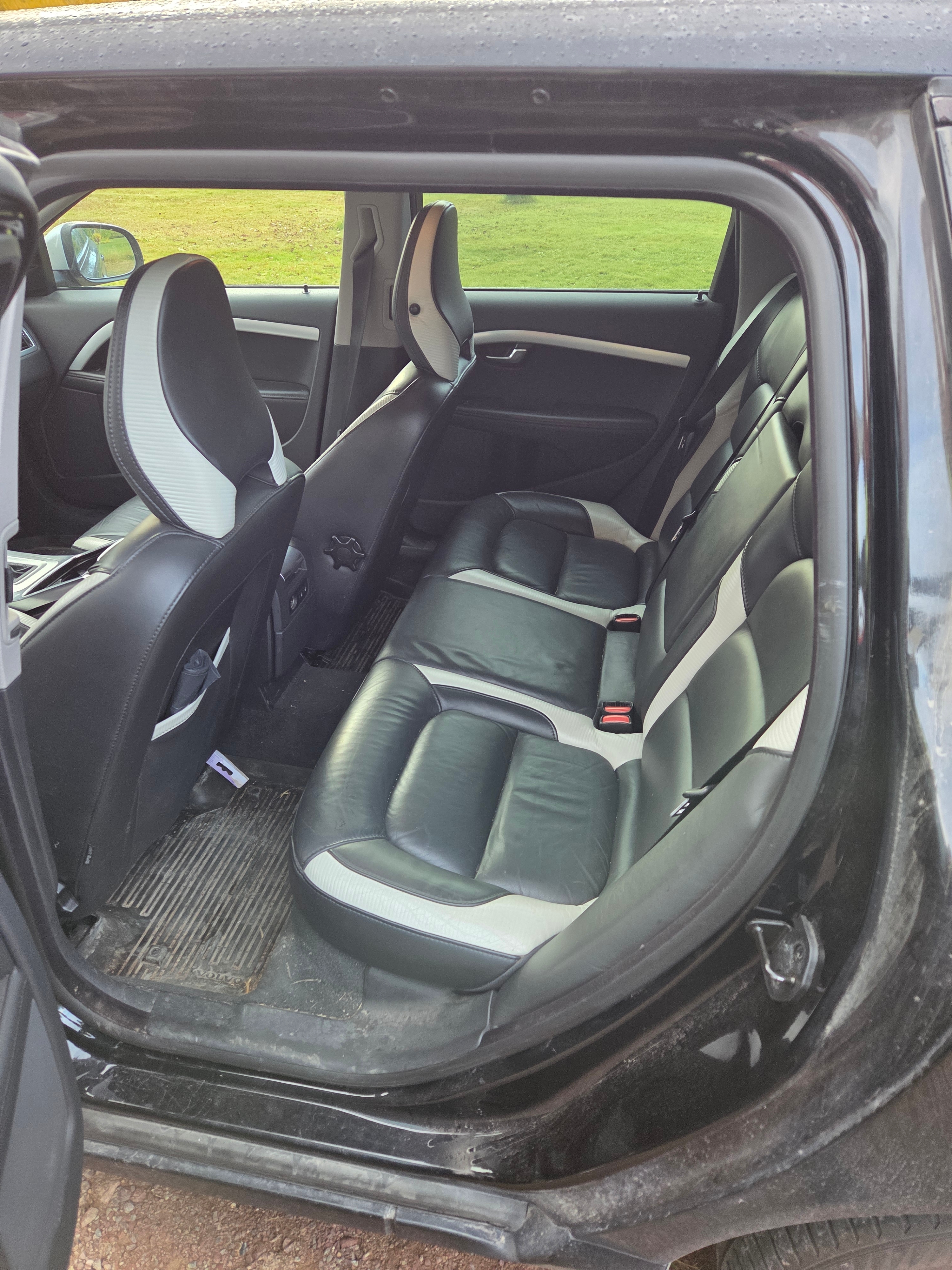 Volvo V70 T4F Manuell 2012, bild 4/4