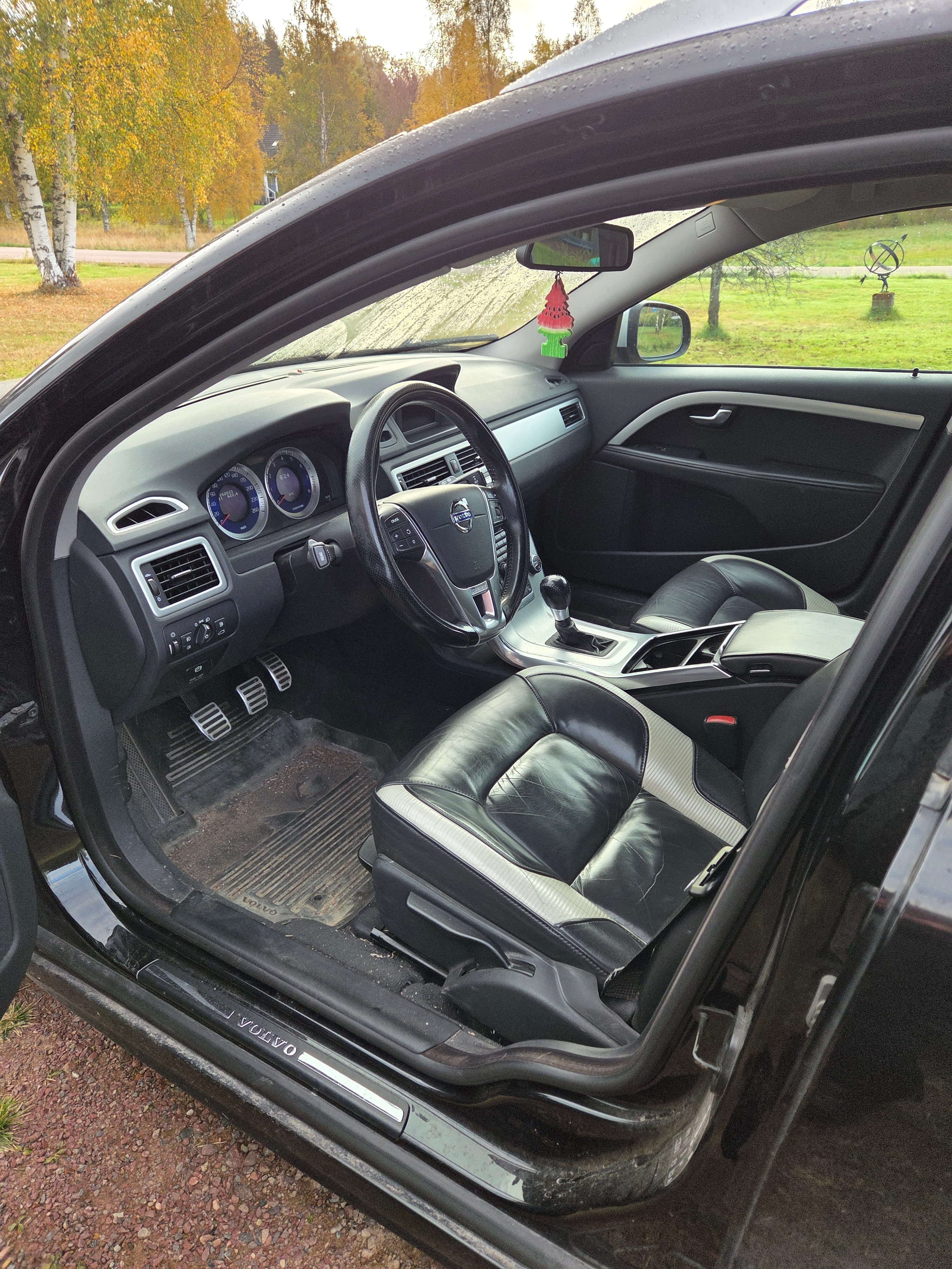 Volvo V70 T4F Manuell 2012, bild 3/4