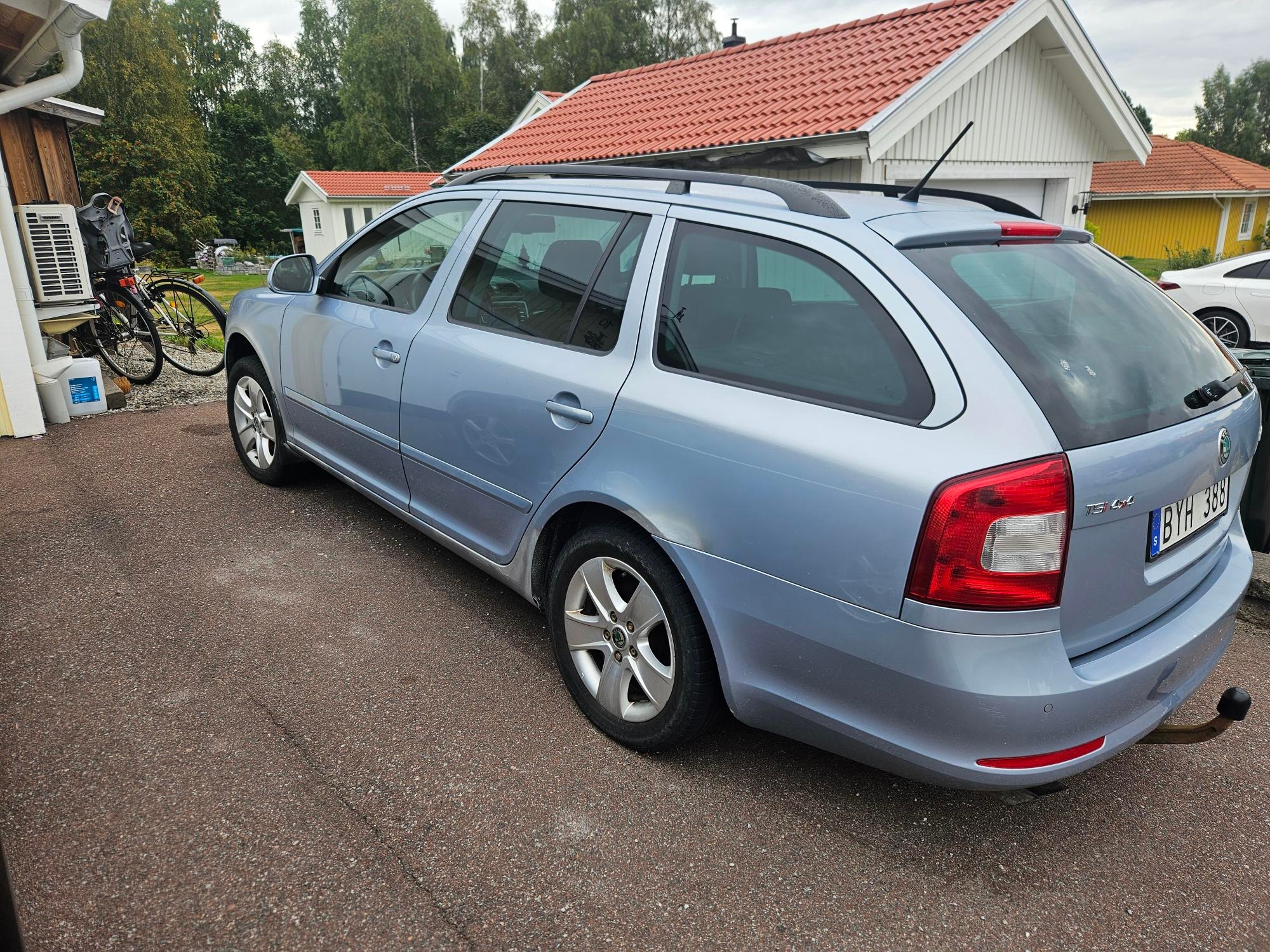 Skoda Octavia Kombi 1.8 TSI 4x4 Manuell 2011, bild 5/5