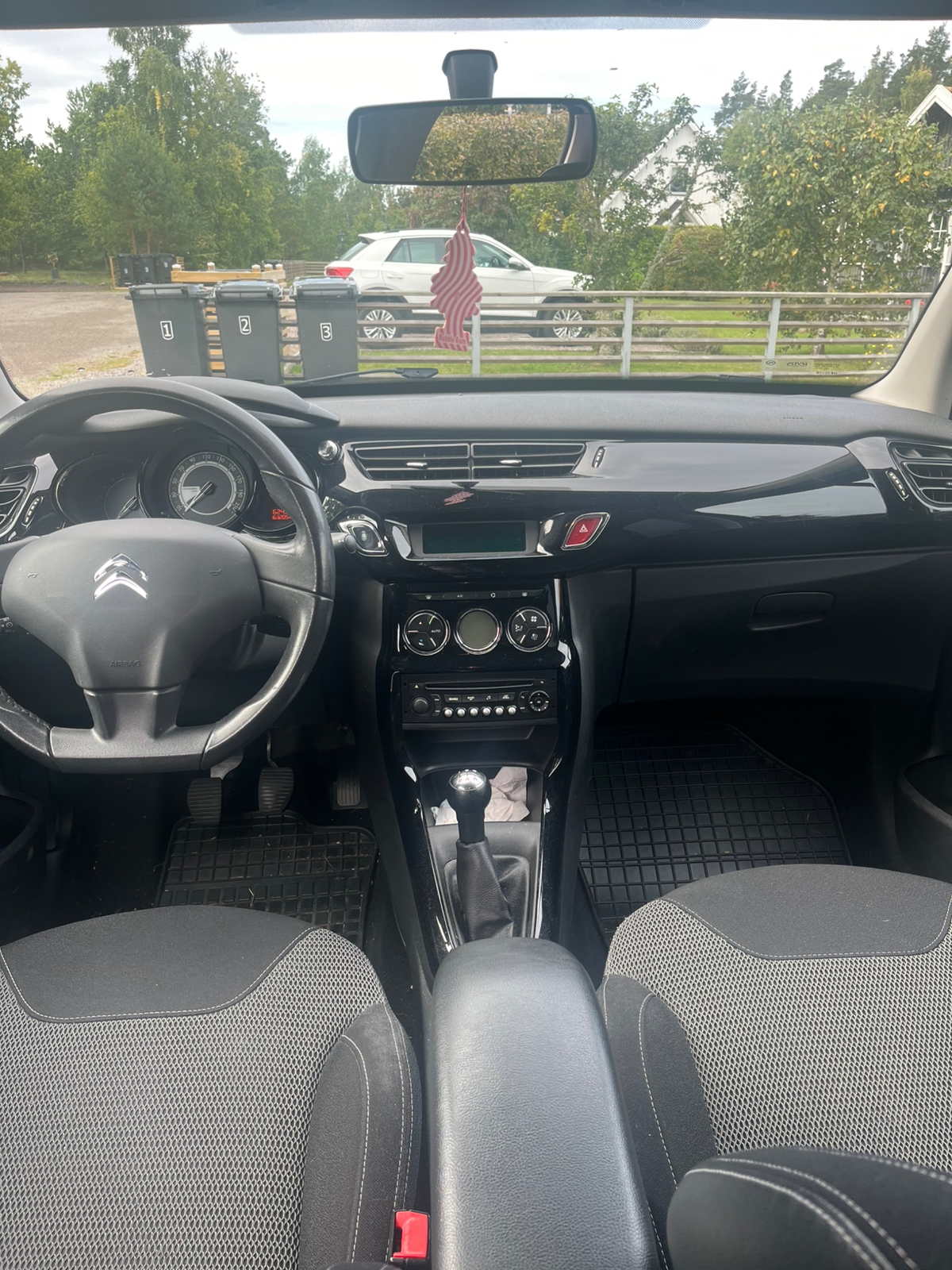 Citroen C3 1.2 PureTech VTi 82 Manuell 2014, photo 3/3