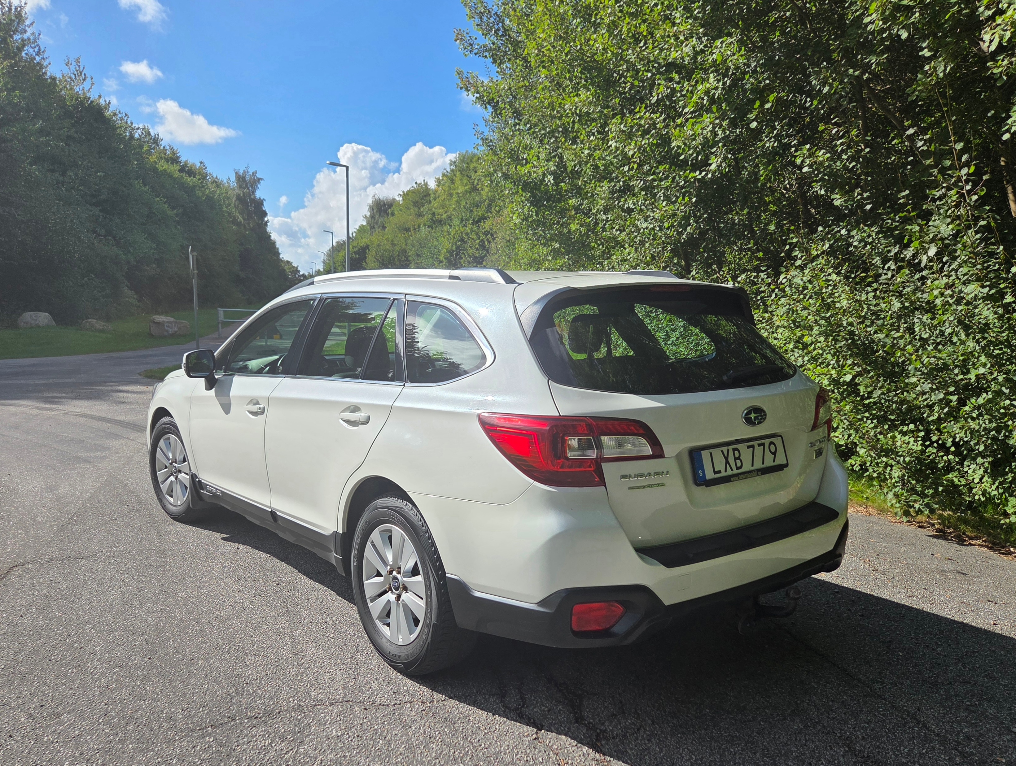 Subaru Outback 2.0 4WD Lineartronic 2015, bild 2/6