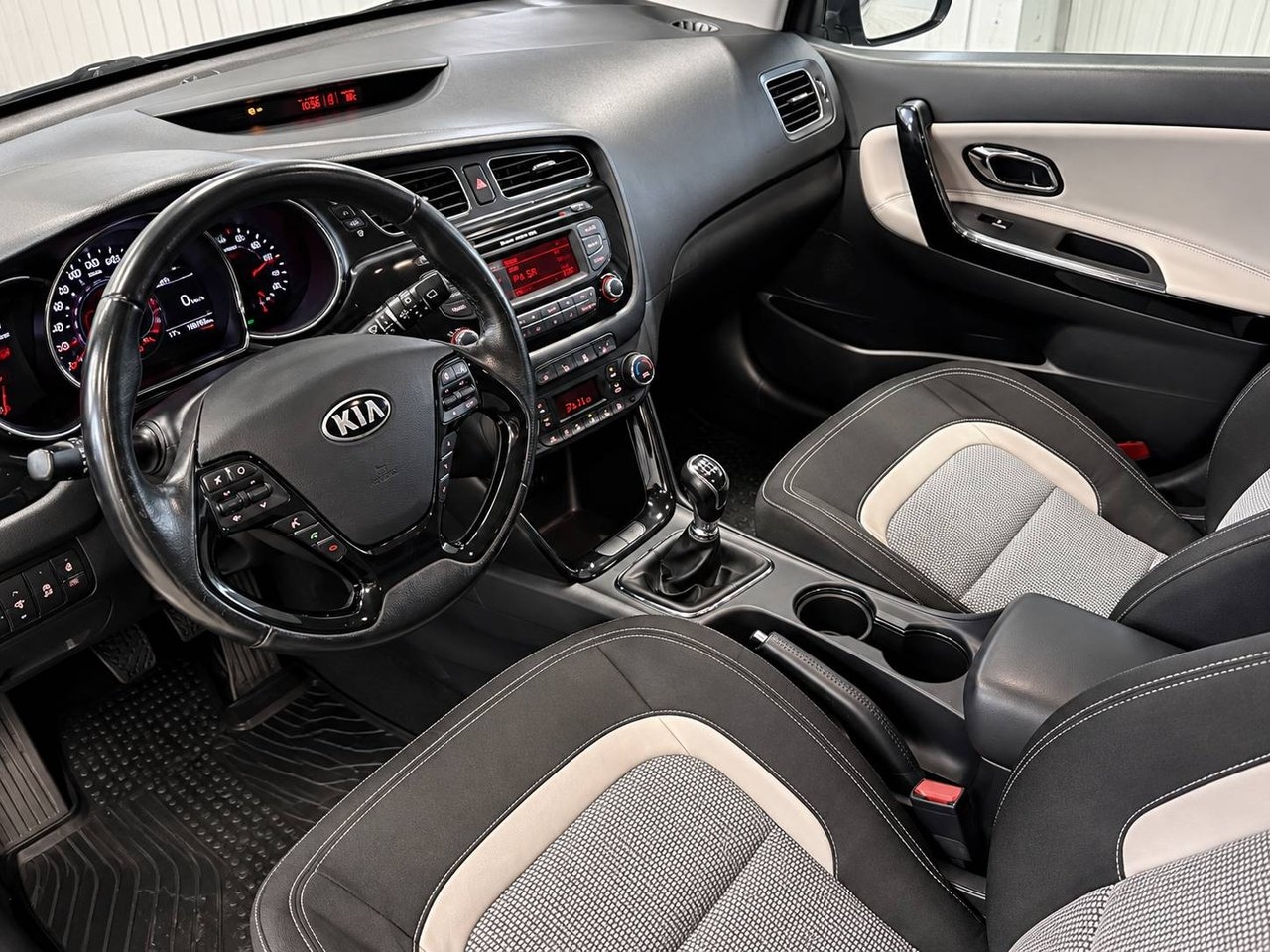 Kia Ceed 2015, bild 7/10