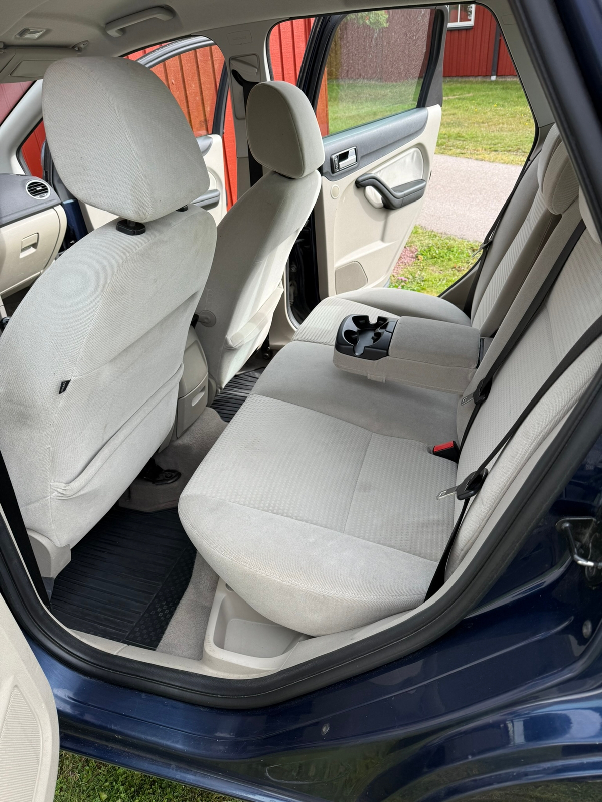 Ford Focus Kombi 2.0 Manuell 2005, photo 5/6