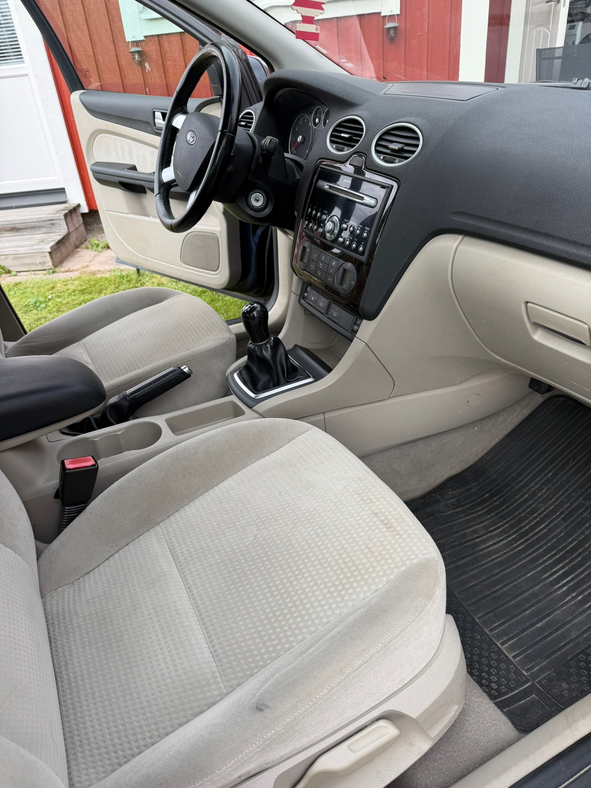 Ford Focus Kombi 2.0 Manuell 2005, photo 4/6