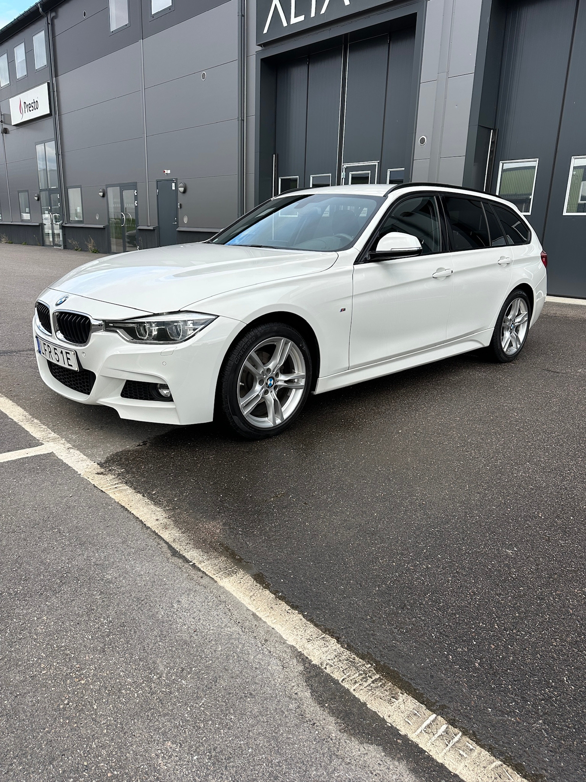 BMW 320