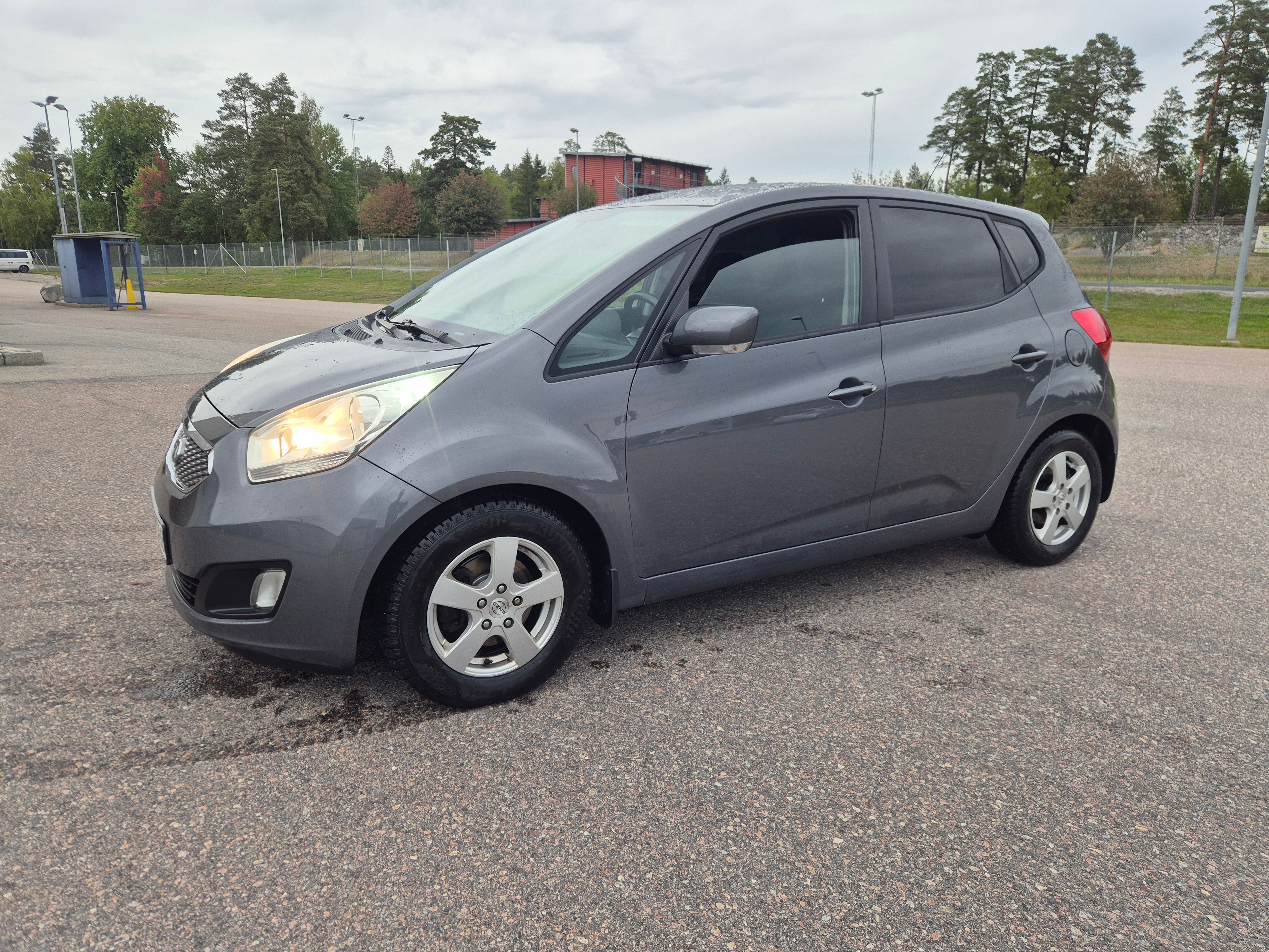 Kia Venga 1.4 CRDi Manuell 2010, bild 3/8