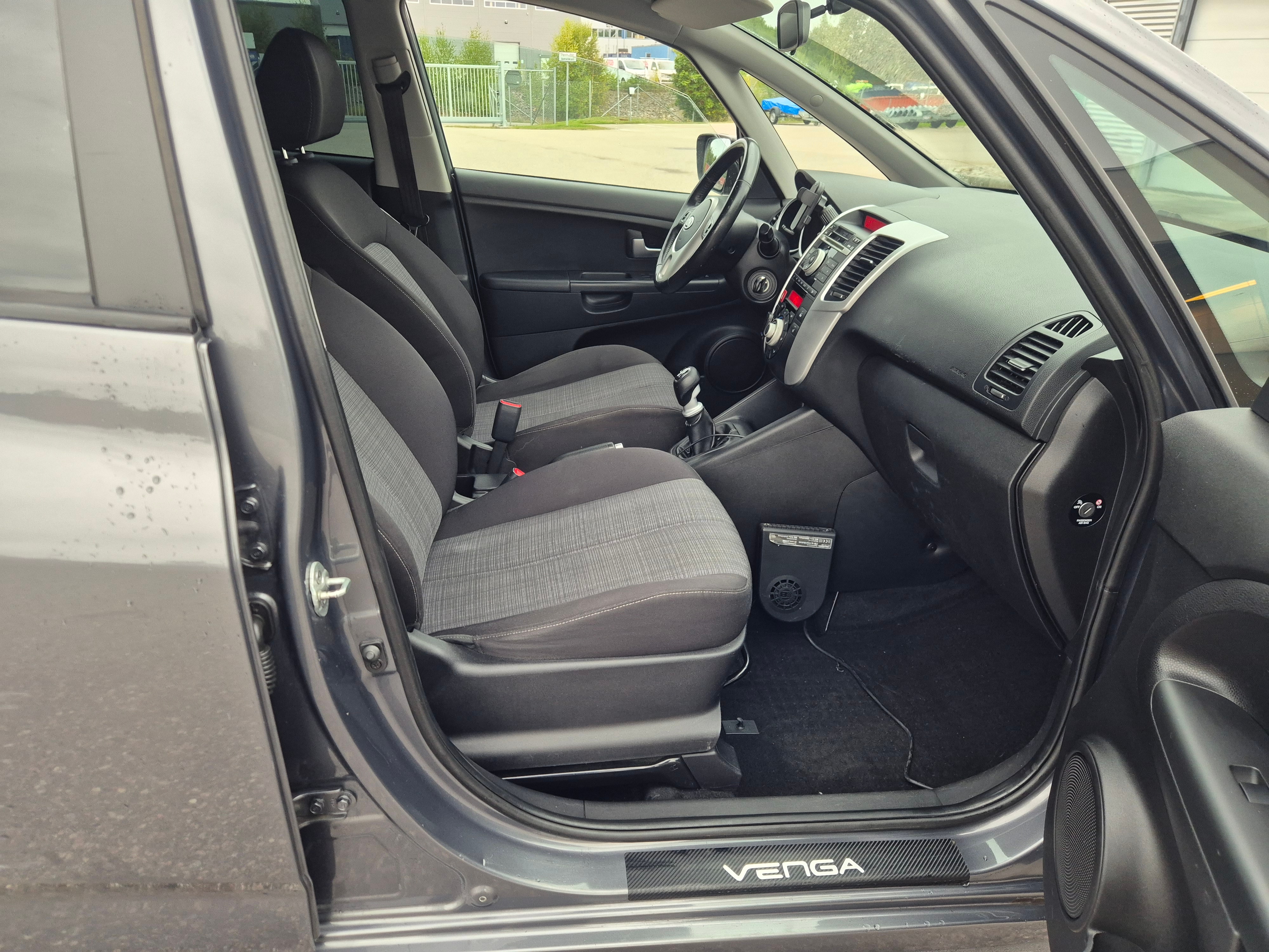 Kia Venga 1.4 CRDi Manuell 2010, bild 6/8