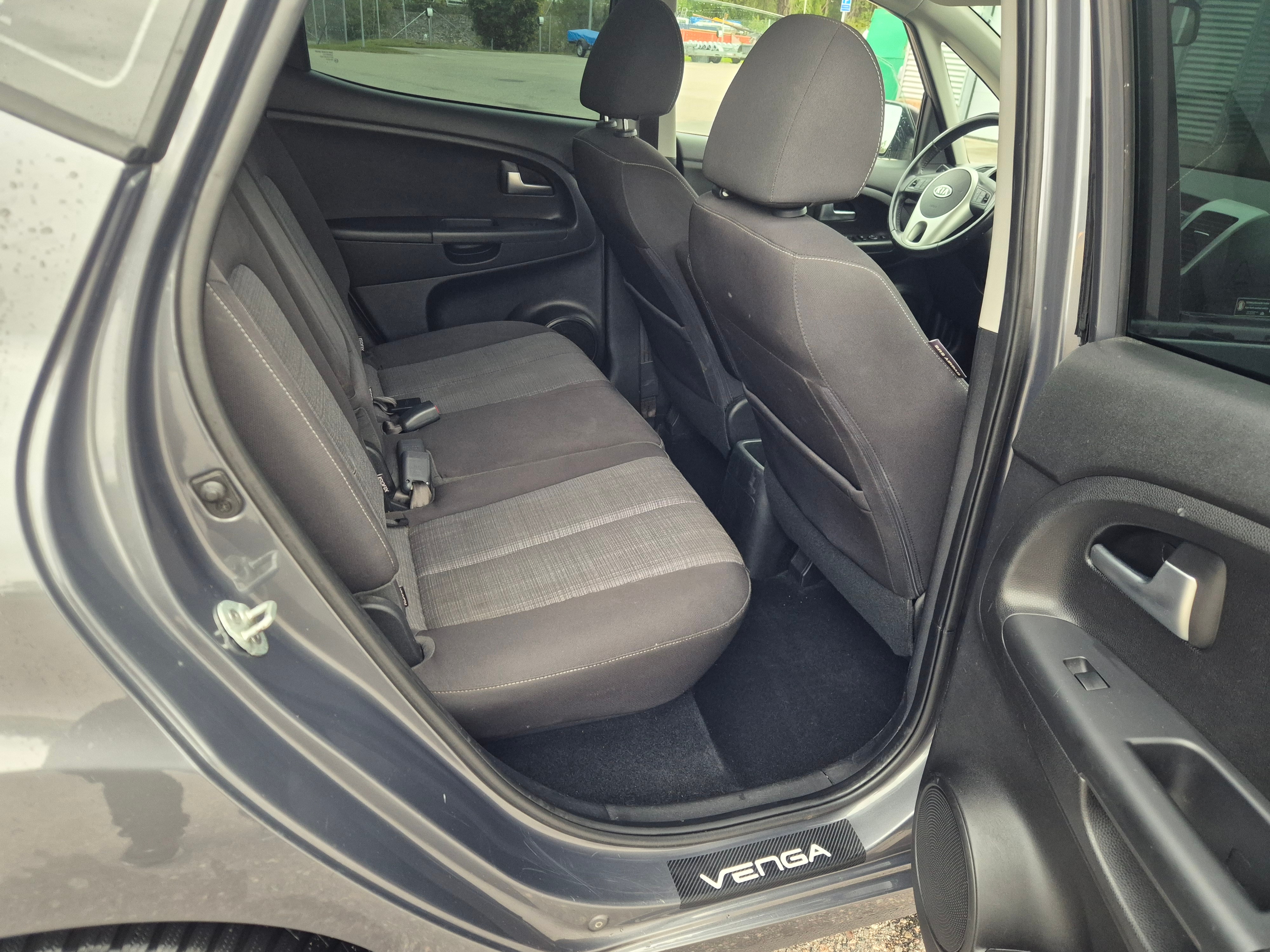 Kia Venga 1.4 CRDi Manuell 2010, bild 7/8