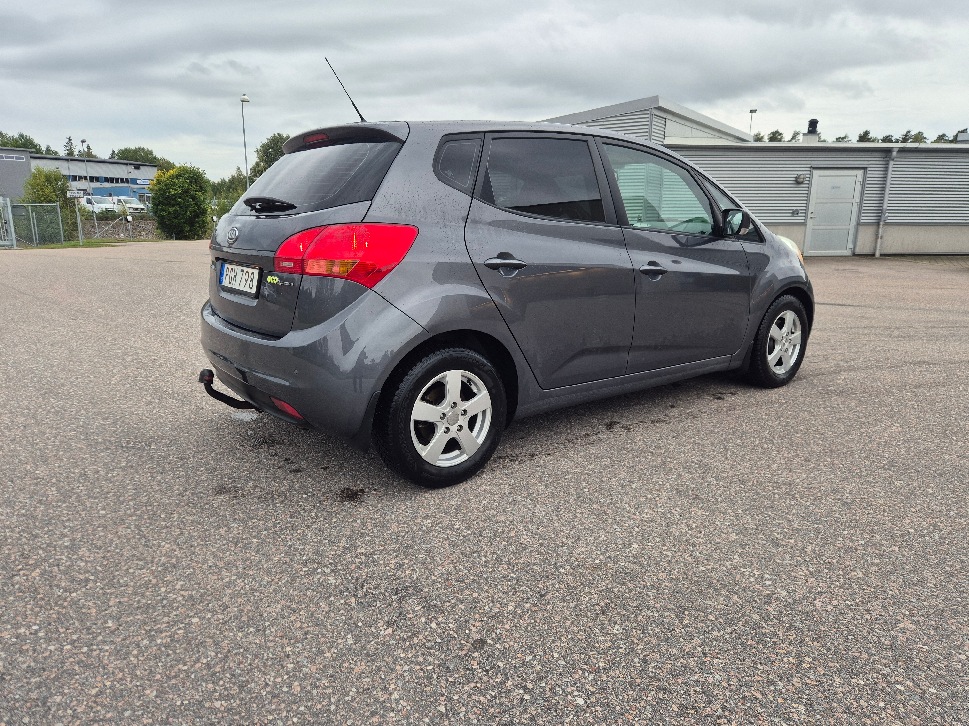 Kia Venga 1.4 CRDi Manuell 2010, bild 2/8