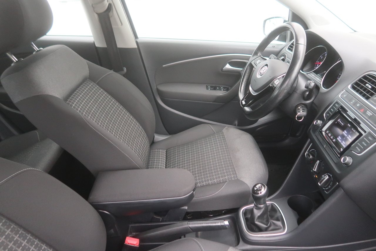 Volkswagen Polo 2016, bild 7/10