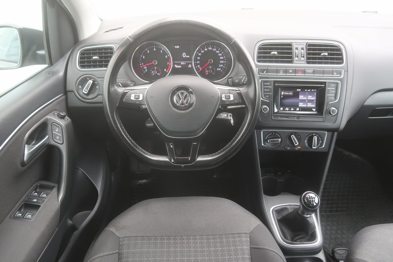 Volkswagen Polo 2016, bild 6/10