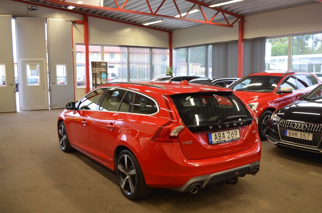 Volvo V60 2017, photo 6/10