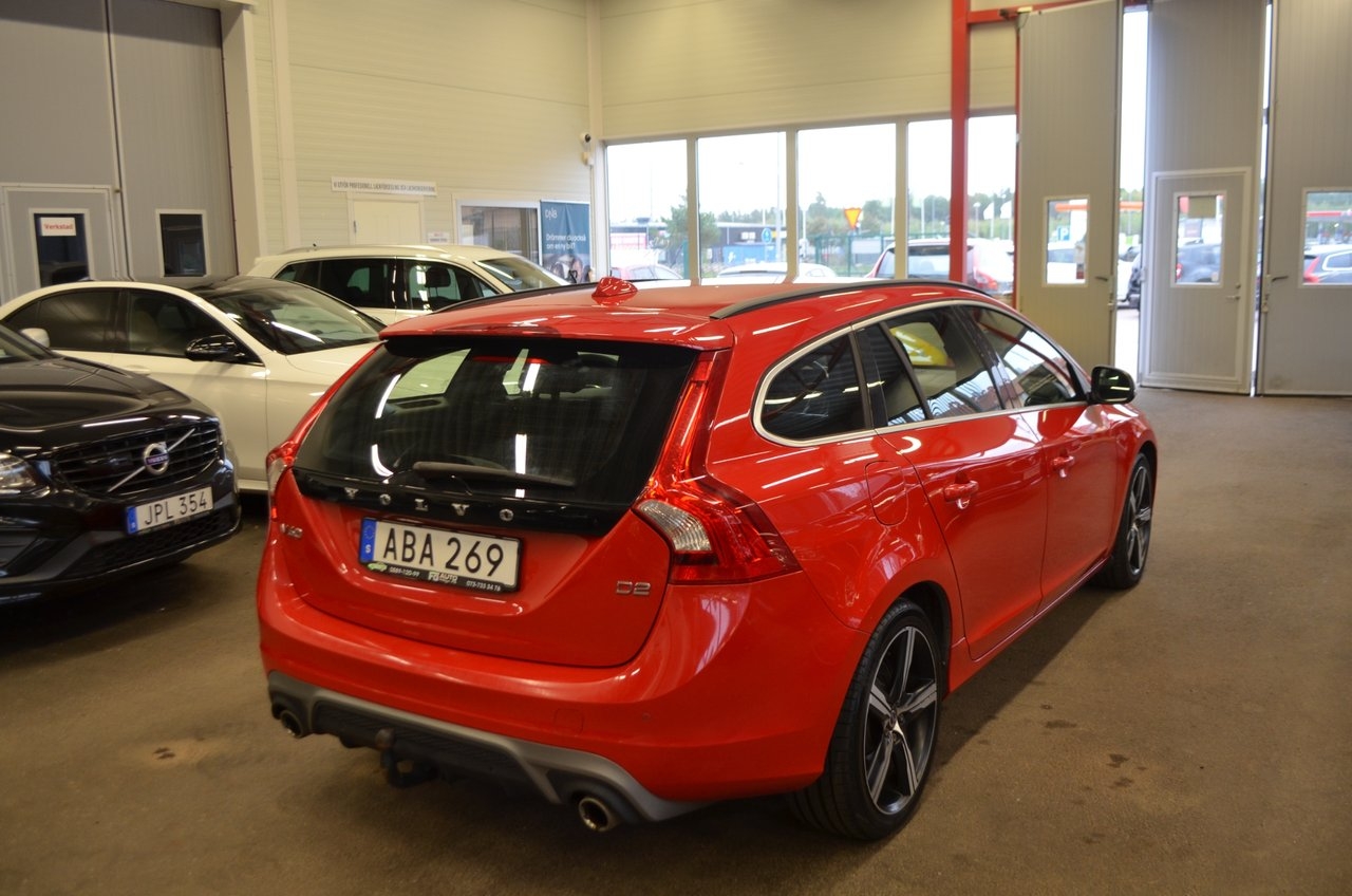 Volvo V60 2017, photo 5/10