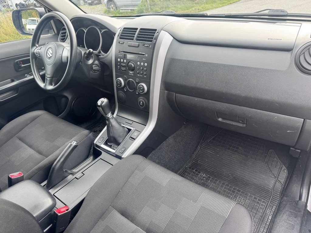 Suzuki Grand Vitara 2012, bild 5/6