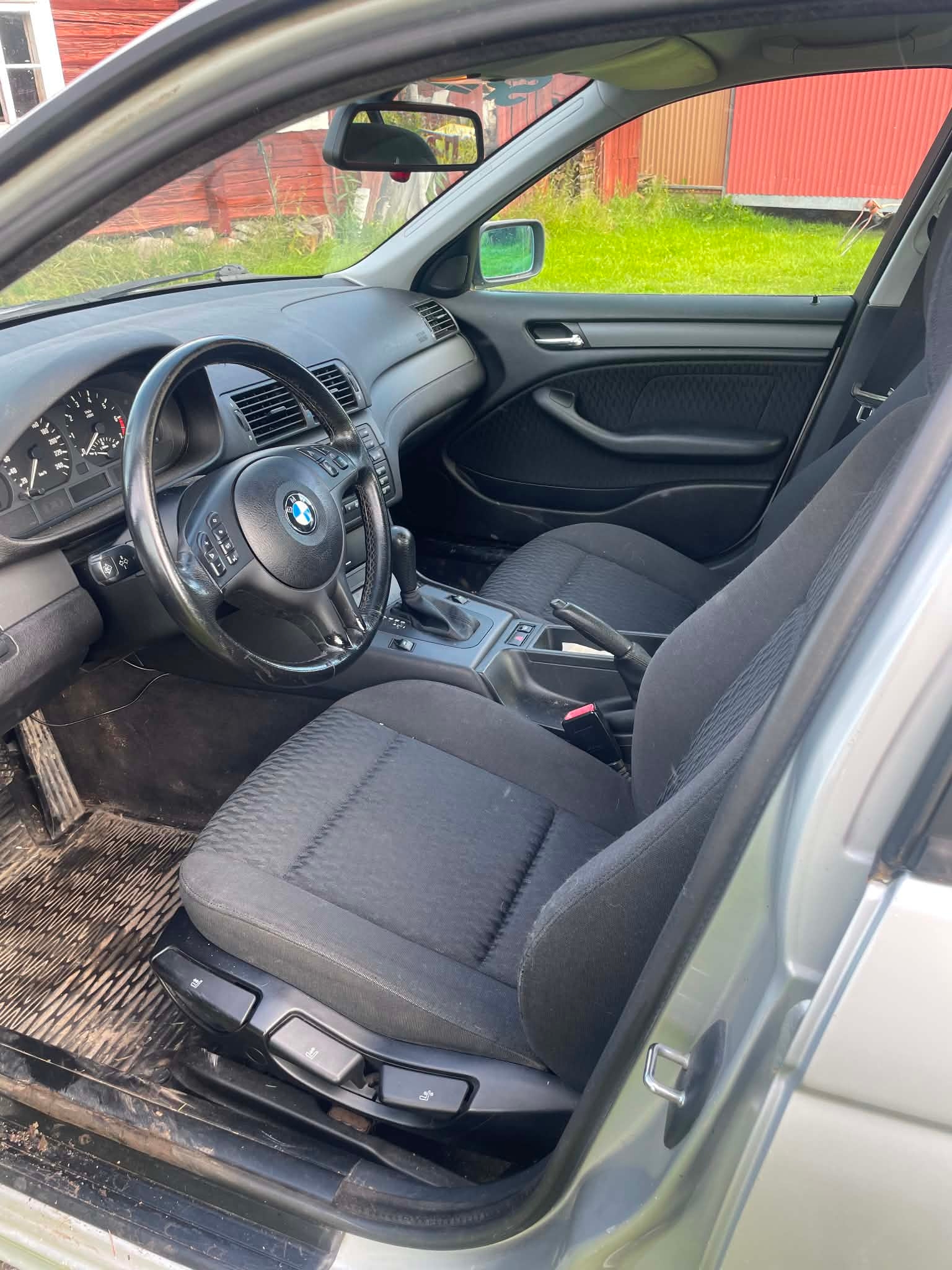 BMW 318 i Sedan Automatisk 2001, bild 3/6