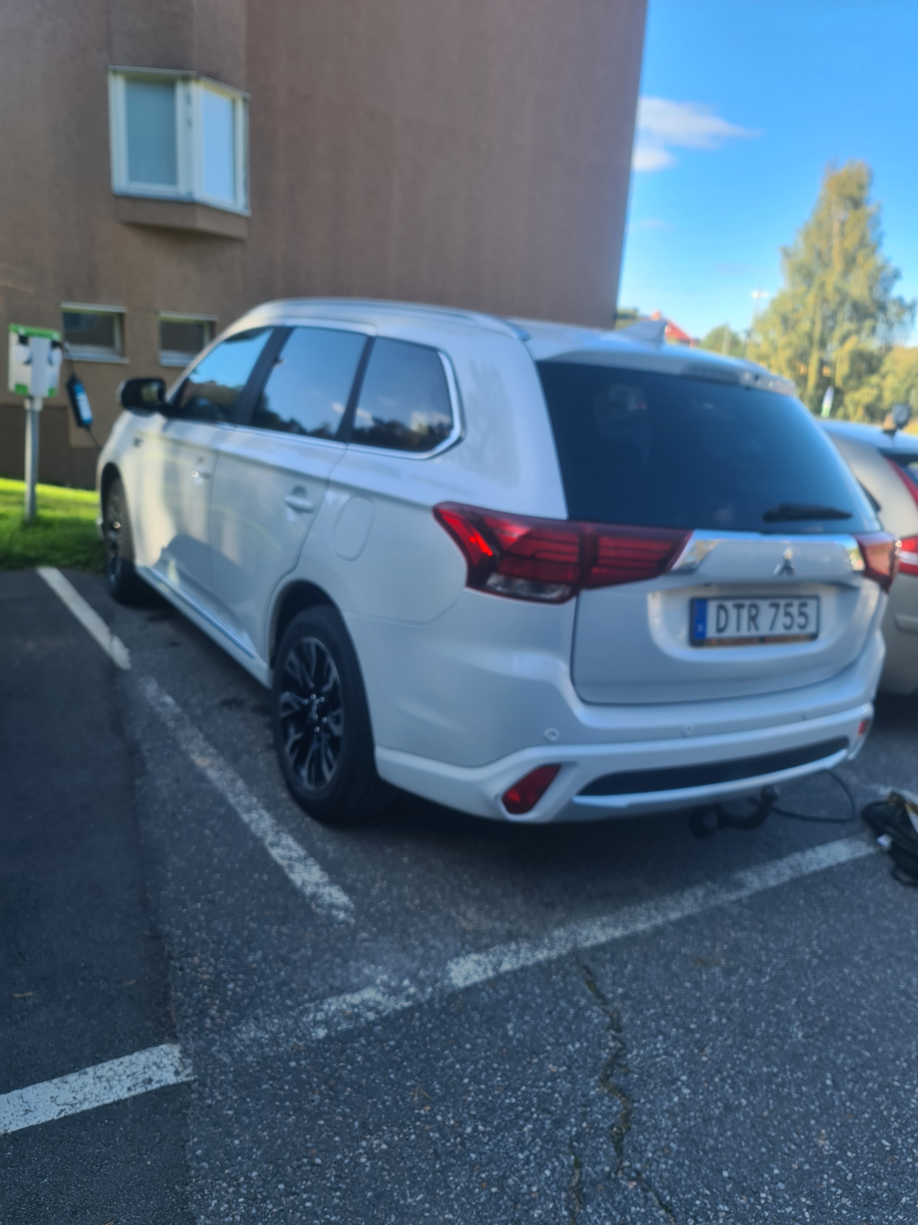 Mitsubishi Outlander PHEV CVT 2018, bild 2/10