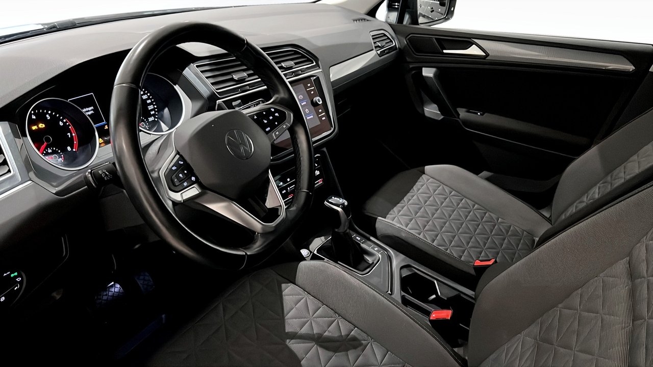Volkswagen Tiguan 2021, bild 7/10