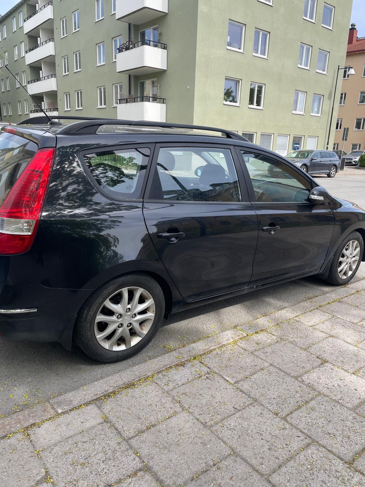 Hyundai i30 cw 1.6 CRDi Manuell 2008, bild 2/6