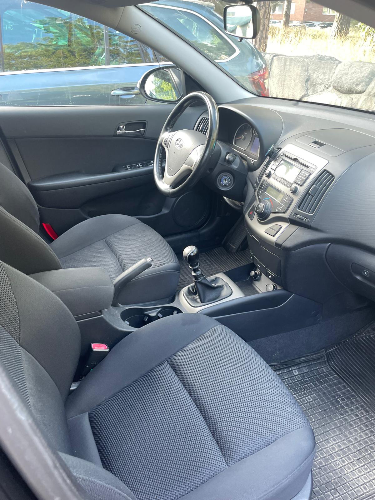 Hyundai i30 cw 1.6 CRDi Manuell 2008, bild 5/6