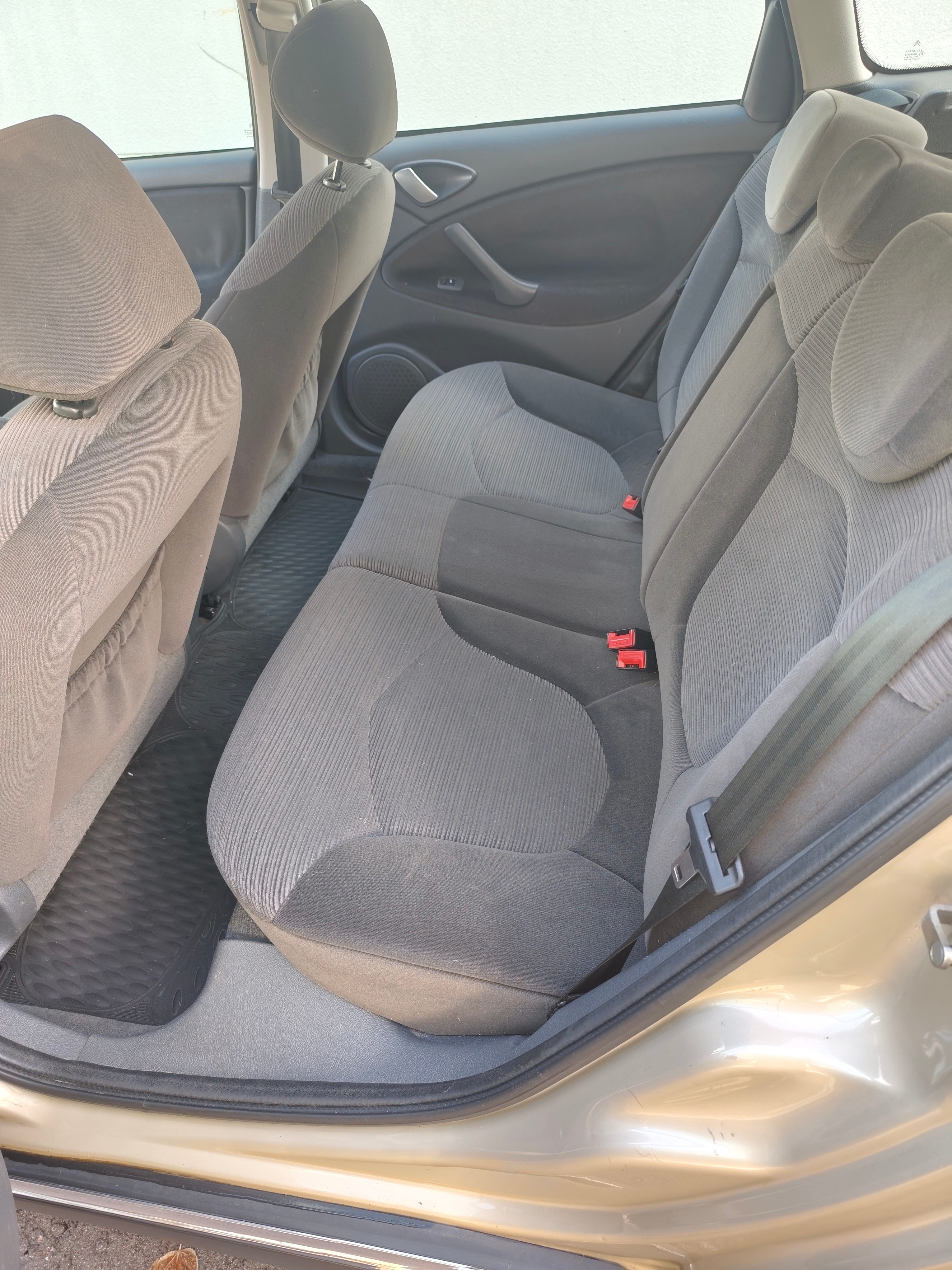 Citroen C5 Wagon 1.6 HDiF Manuell 2007, kuva 6/8