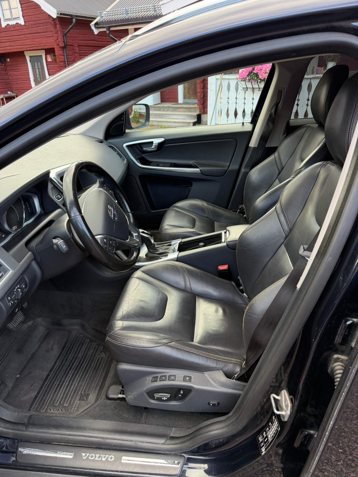 Volvo XC60 D4 AWD Geartronic 2017, bild 6/7