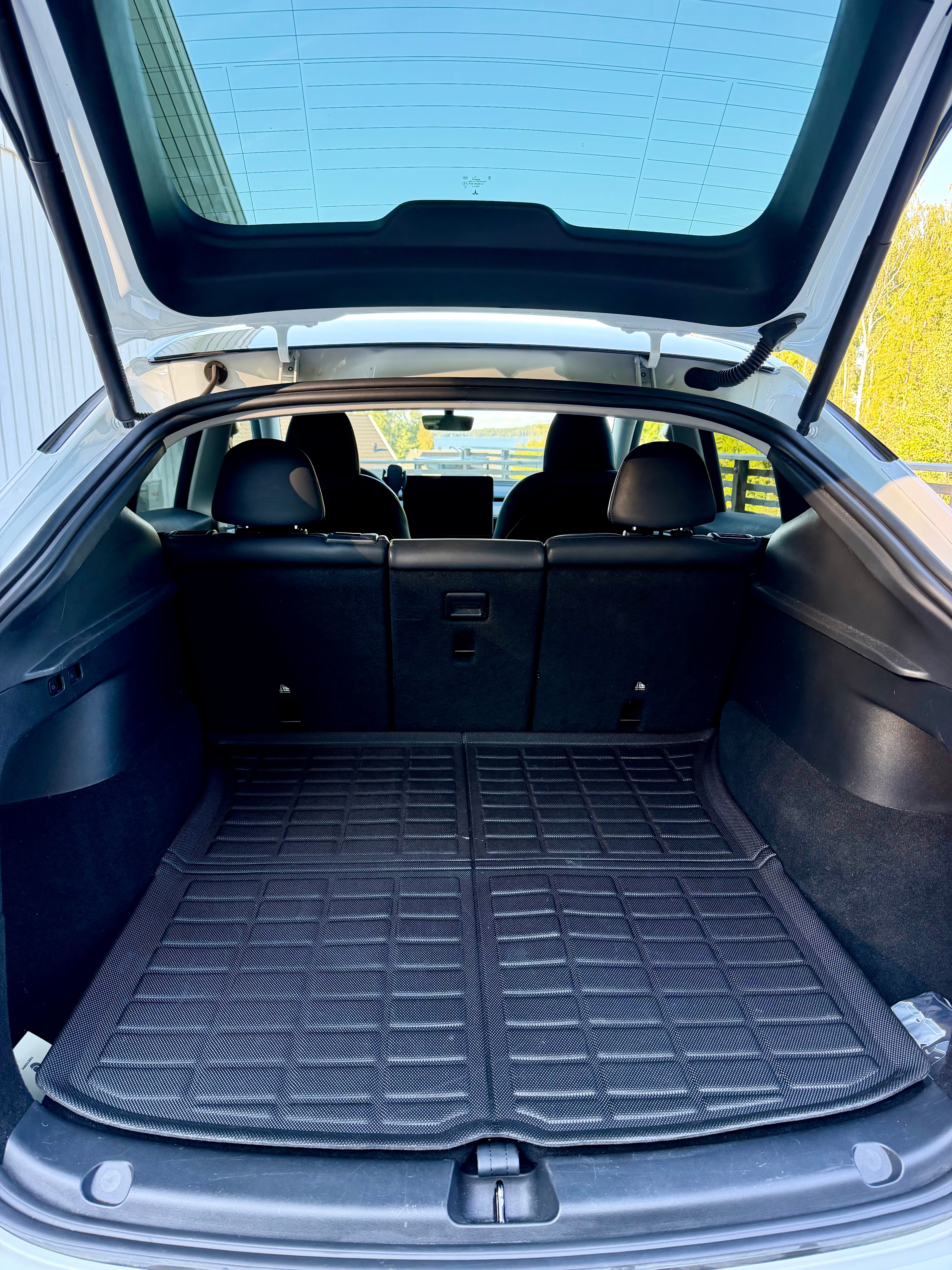 Tesla Model Y Standard Range RWD 2023, bild 5/5
