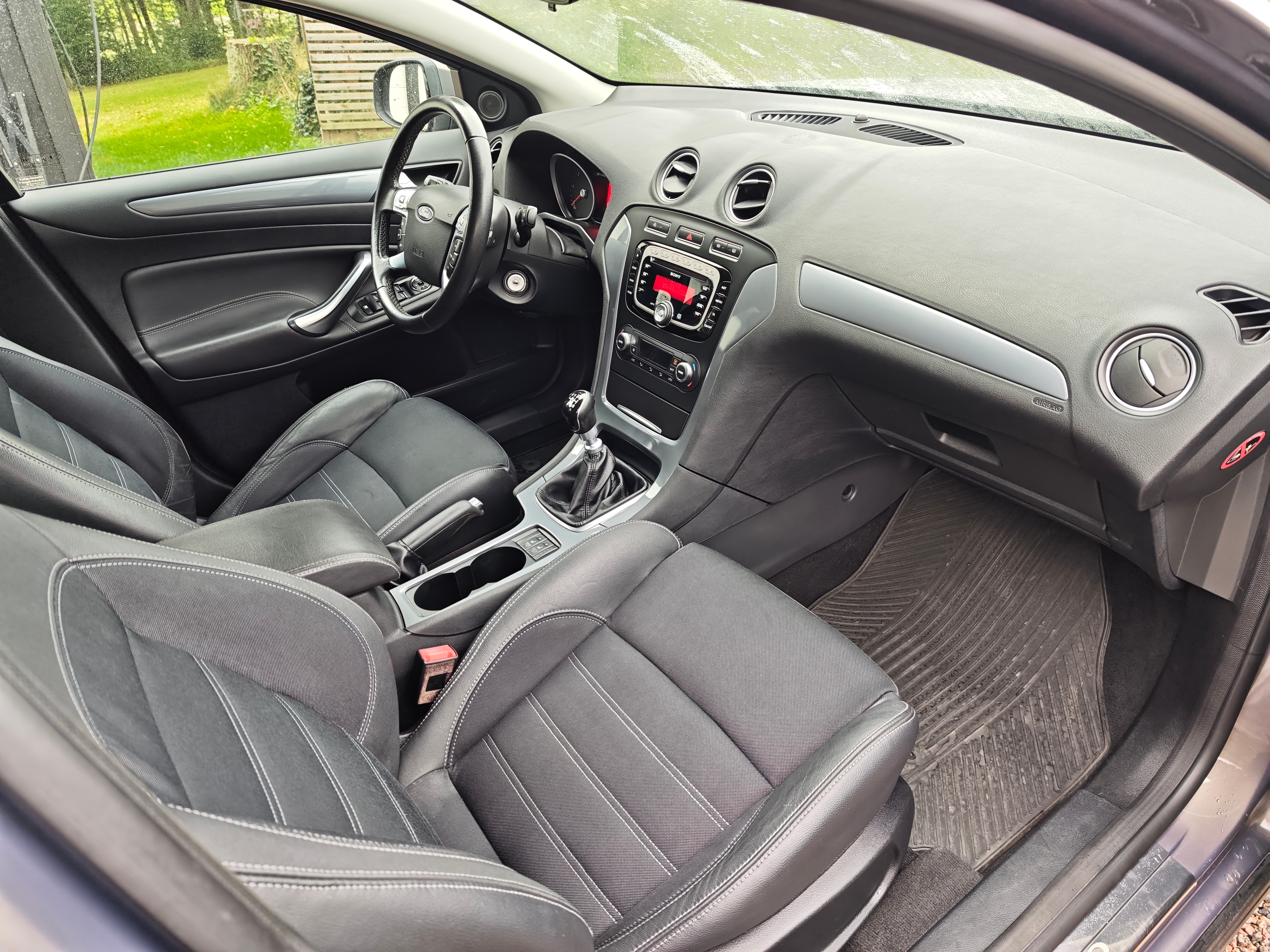 Ford Mondeo Kombi 1.6 TDCi Manuell 2014, bild 4/5
