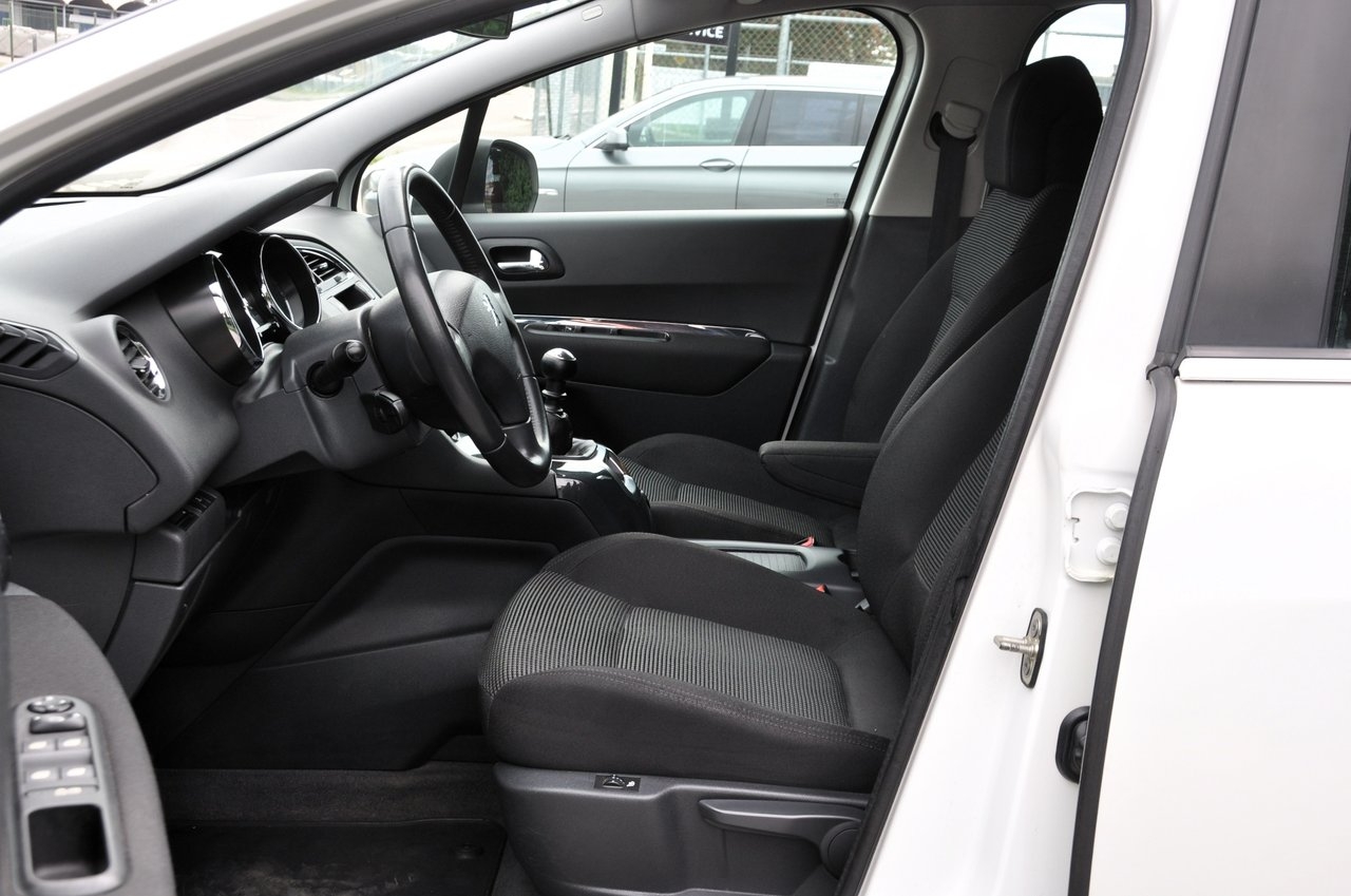 Peugeot 5008 1.6 HDi FAP 7-sits Drag 2011, bild 6/14
