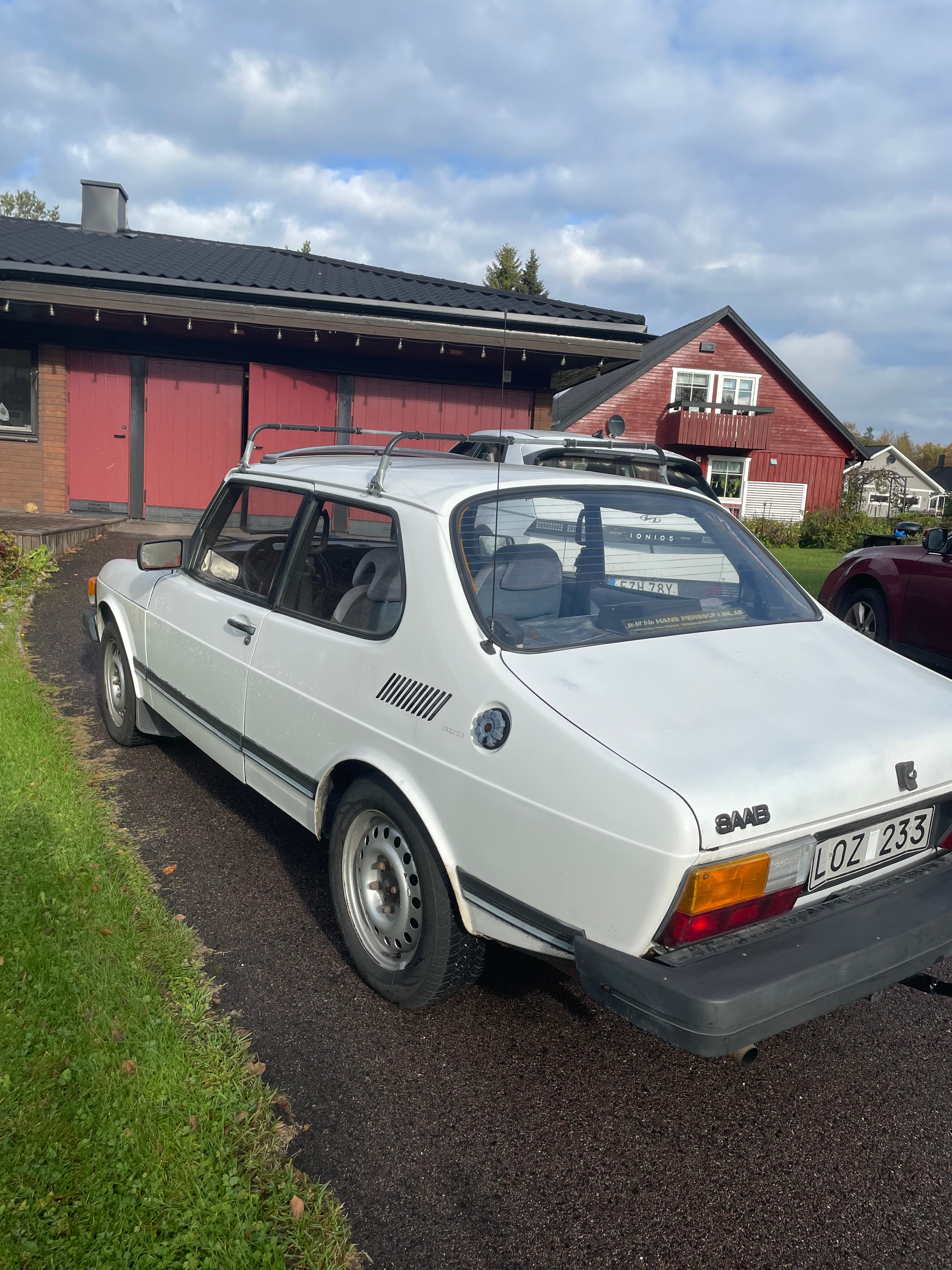Saab 99 2-dörrars Sedan 2.0 Manuell 1983, bild 2/5