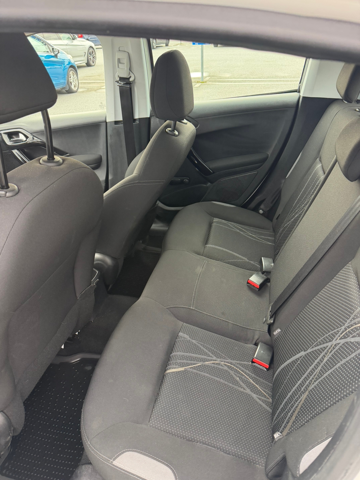 Peugeot 208 2012, bild 5/7