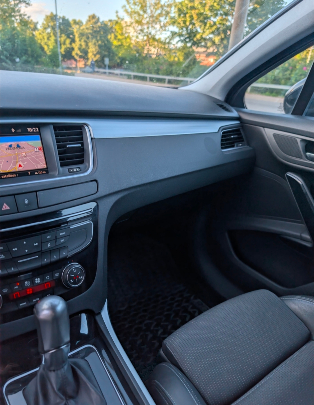 Peugeot 508 2011, kuva 3/8