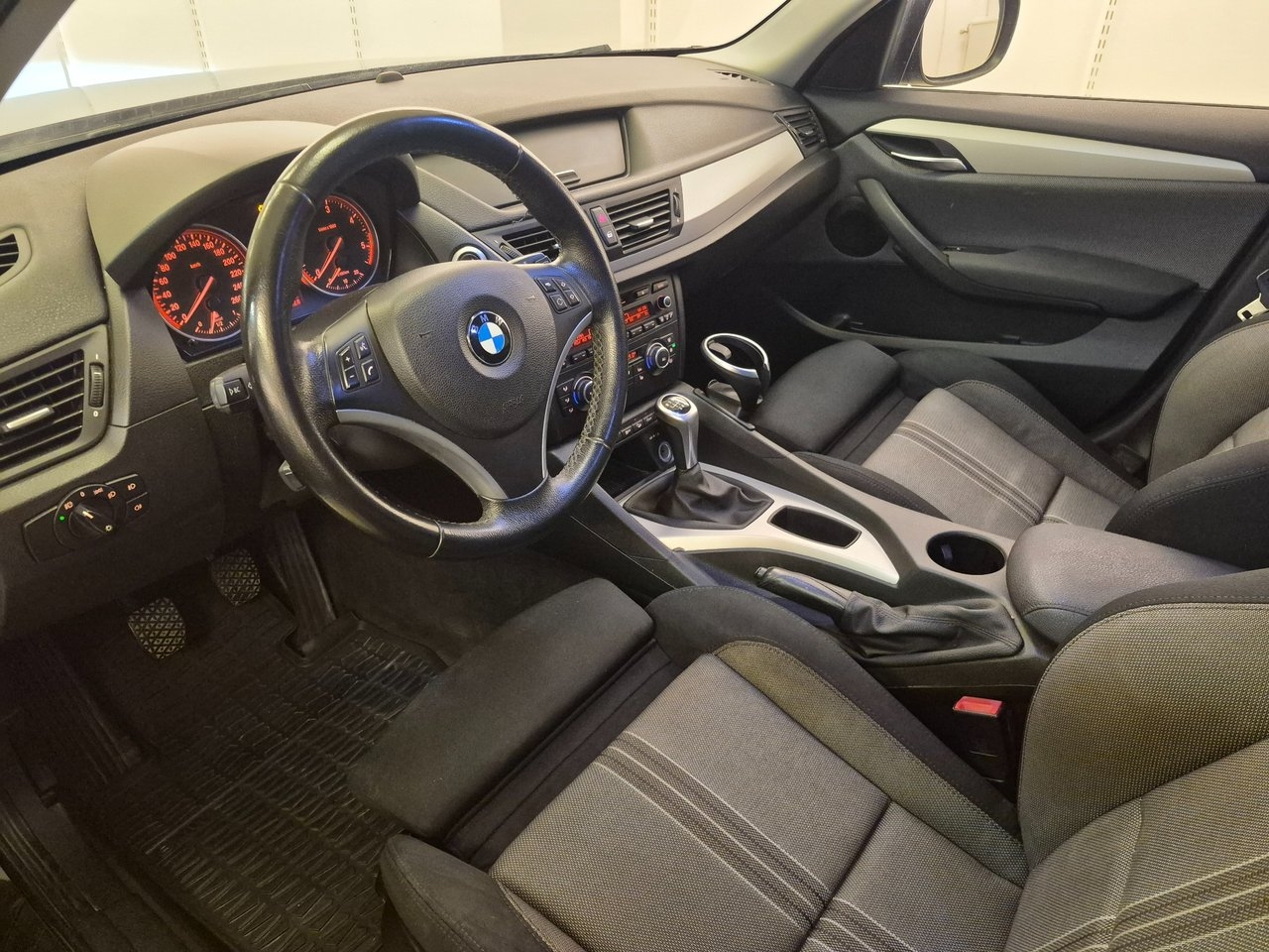 BMW X1 xDrive18d Sportstolar Euro 5 2012, bild 7/10