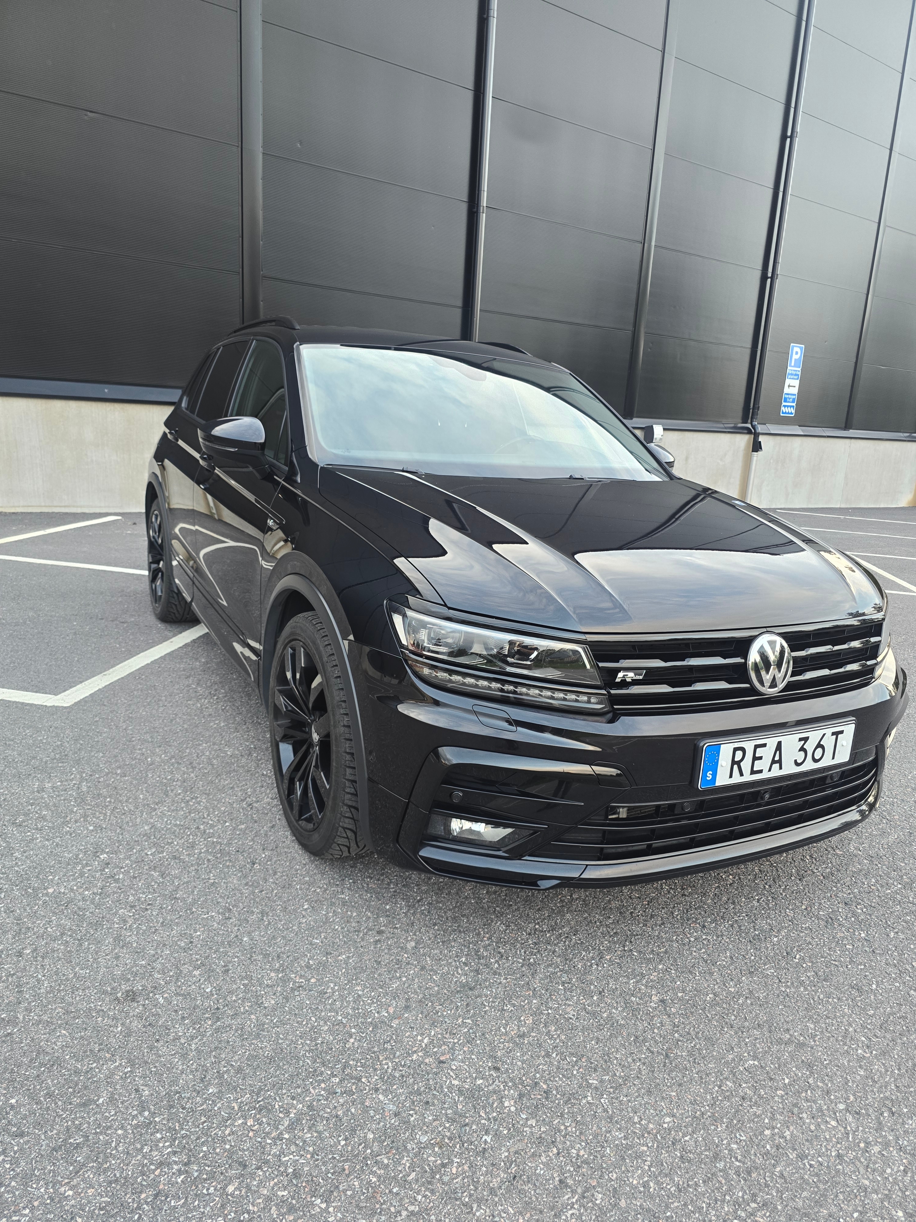Volkswagen Tiguan 2019, bild 2/4