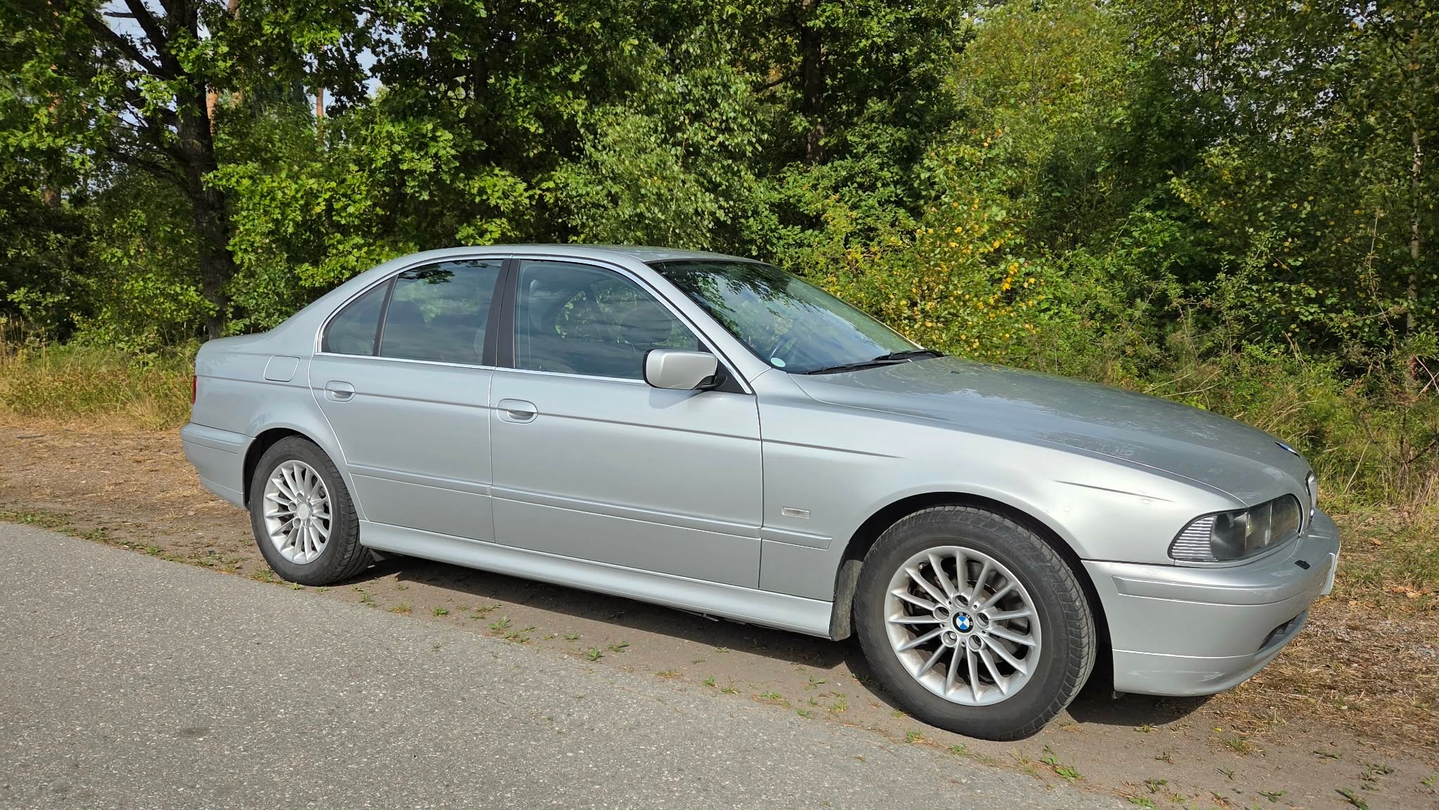 BMW 520 i Sedan Manuell 2002, bild 2/4