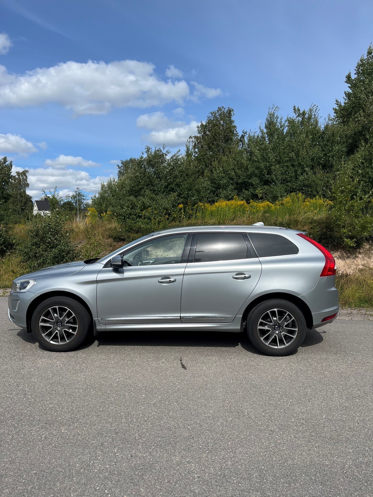 Volvo XC60 D4 Momentum 2014, bild 2/10