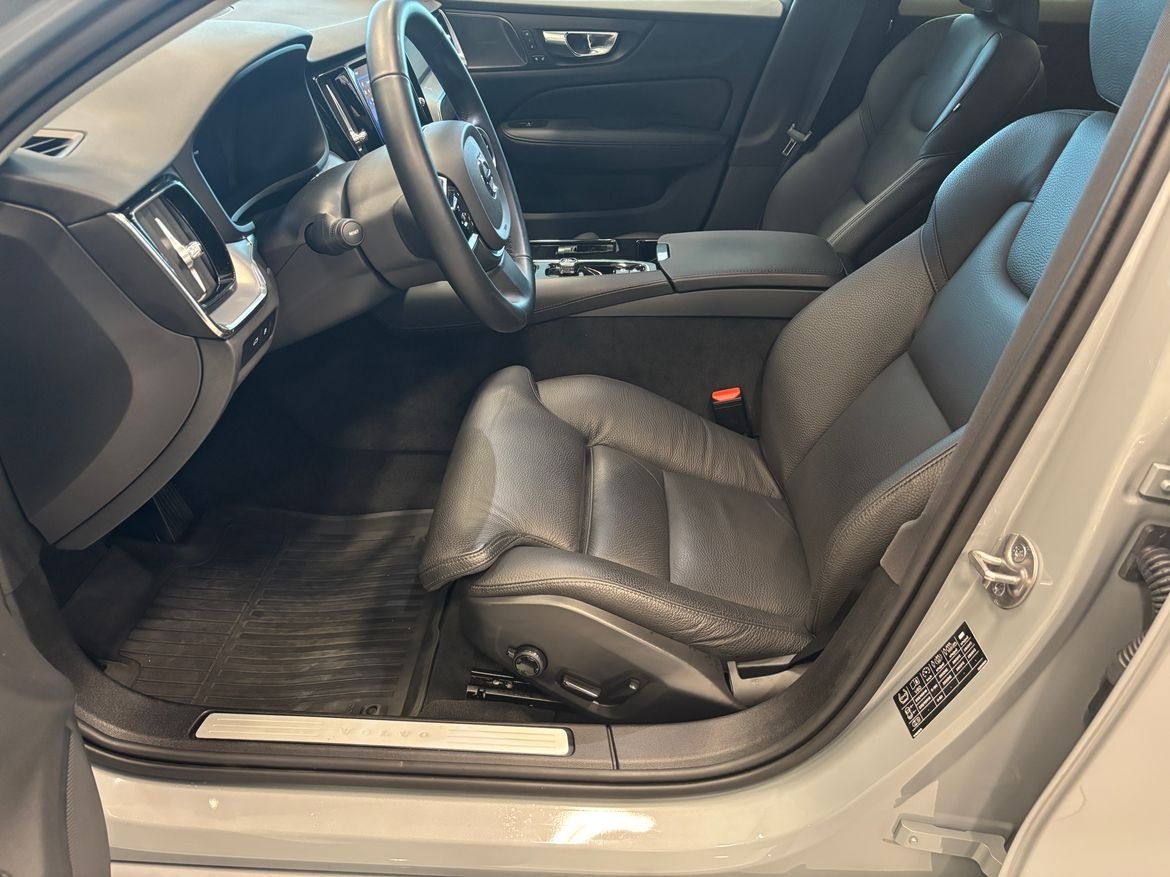 Volvo V60 T6 Plus Dark Nordic Edition 2025, bild 5/10