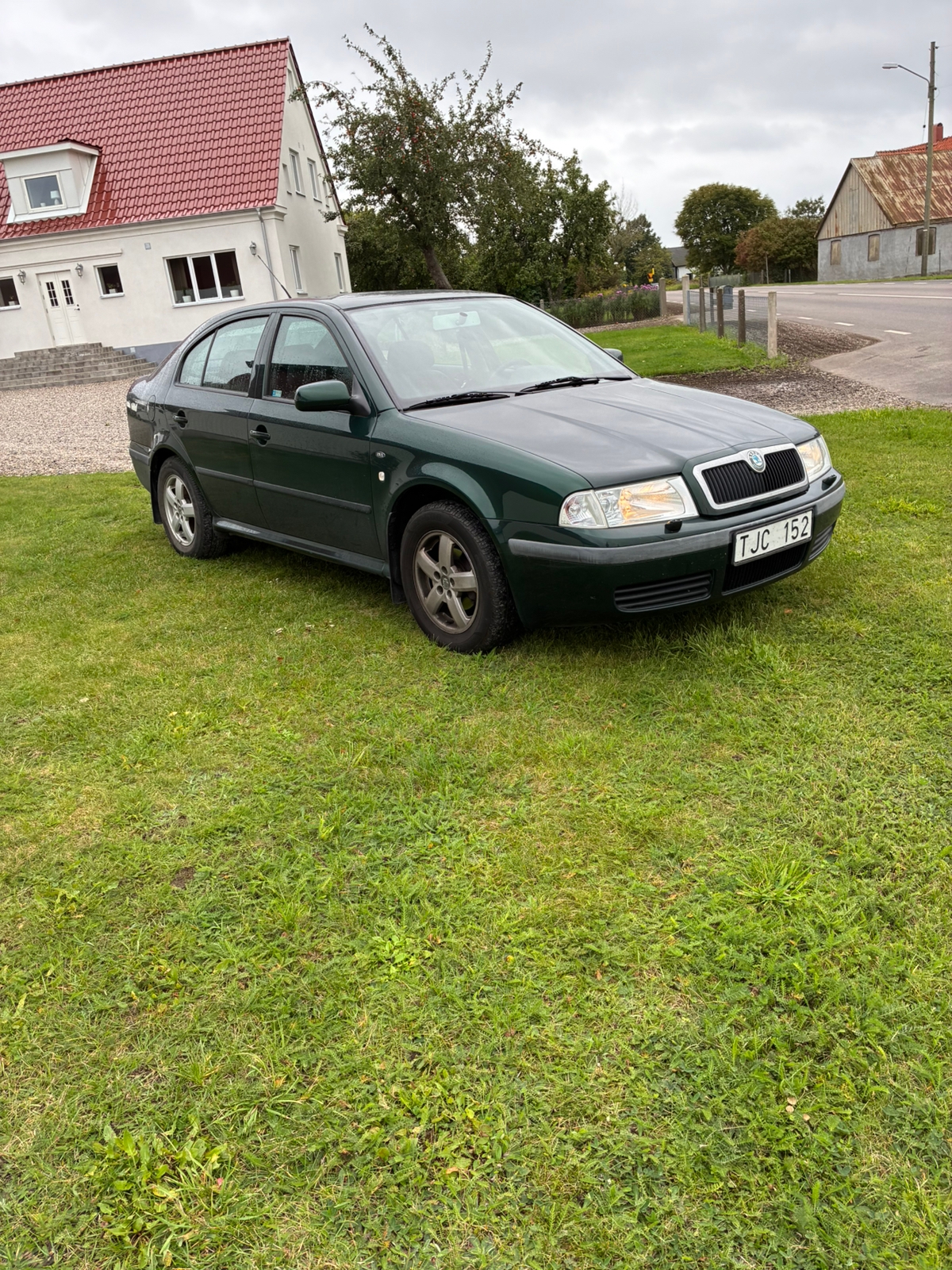 Skoda Octavia Tour 1.6 MPI Manuell 2002, kuva 2/7